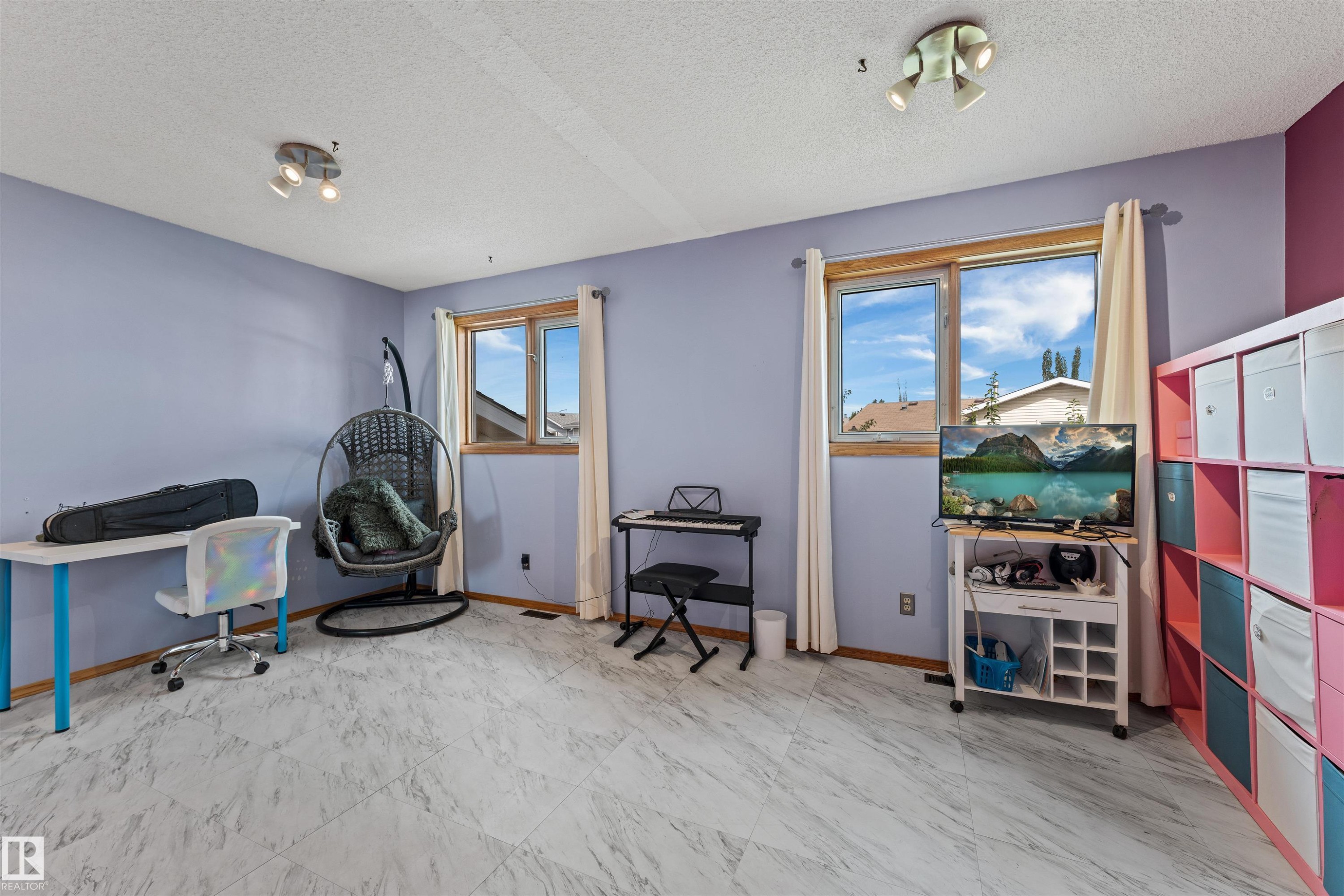 16724 88 St Nw, Edmonton, AB - Indoor