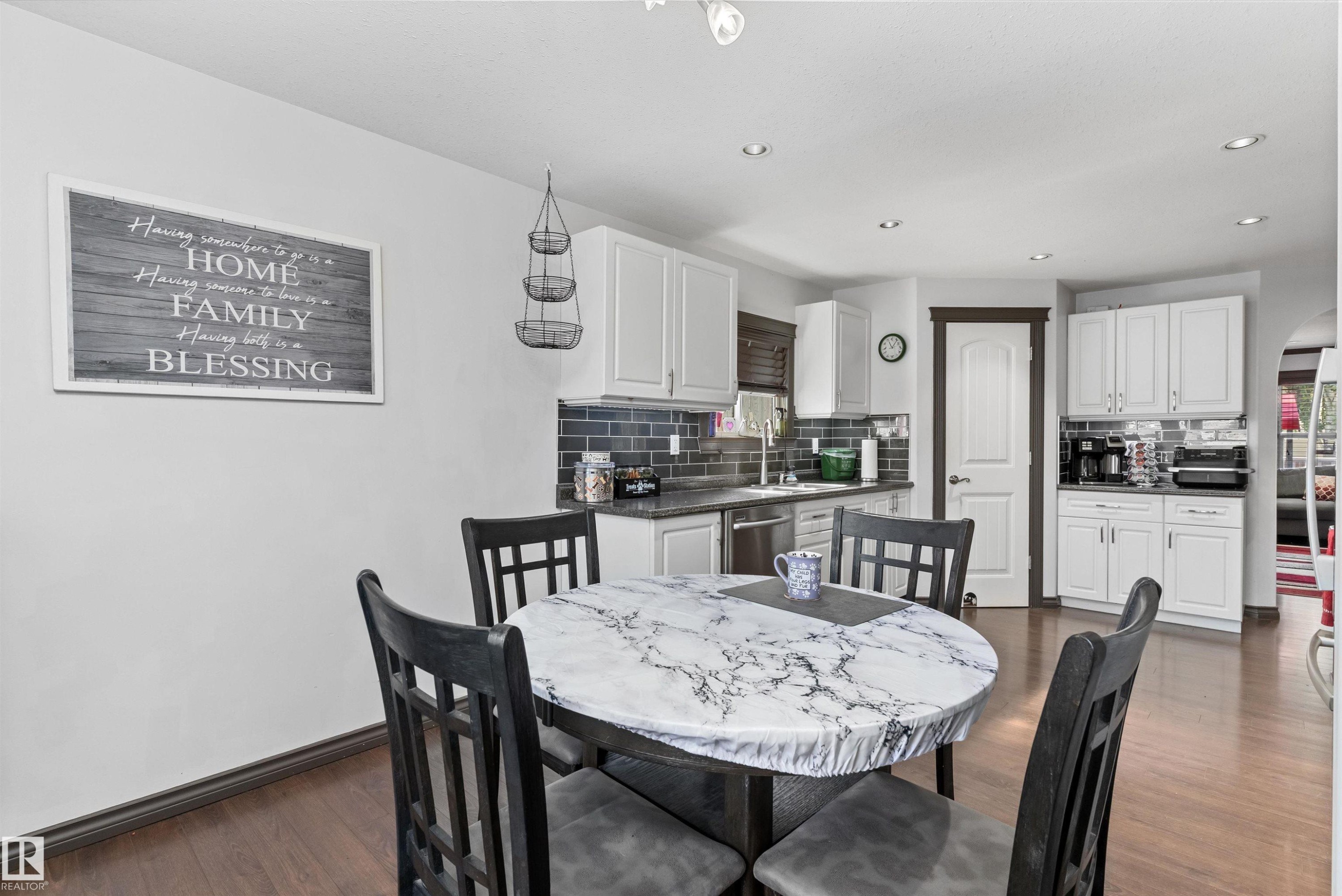 12 Dunluce Road Nw, Edmonton, AB - Indoor Photo Showing Dining Room