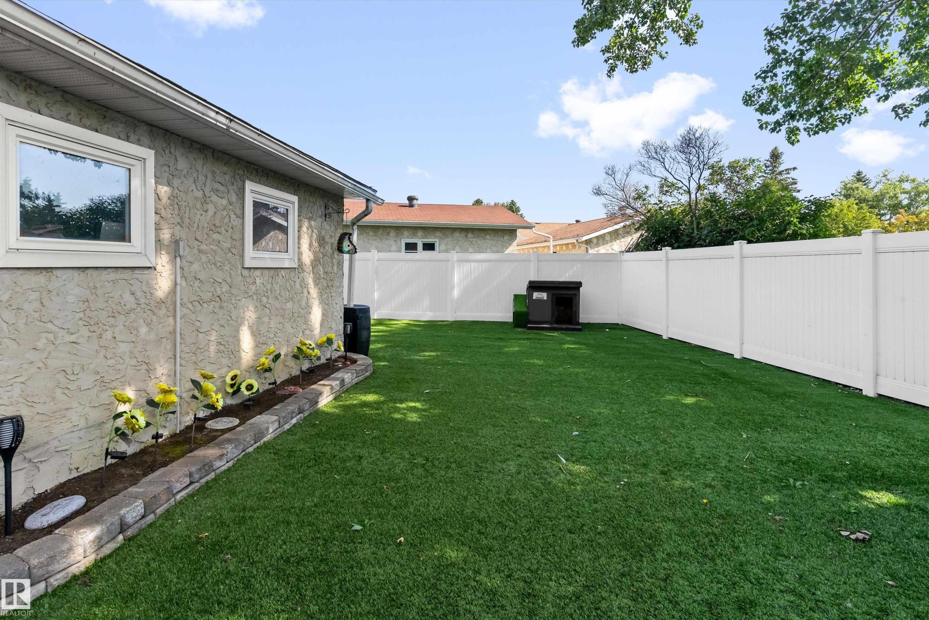 12 Dunluce Road Nw, Edmonton, AB - Outdoor