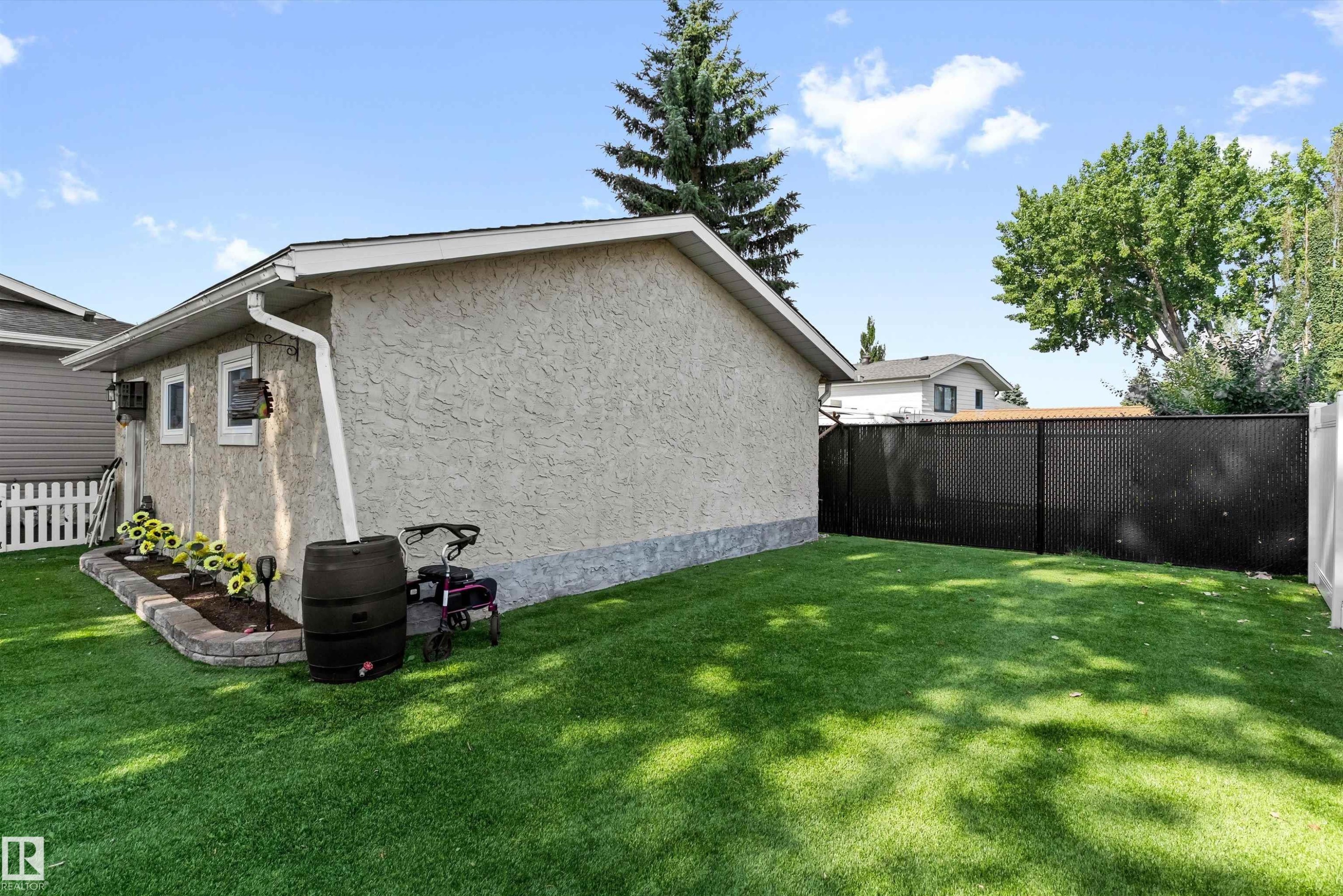 12 Dunluce Road Nw, Edmonton, AB - Outdoor