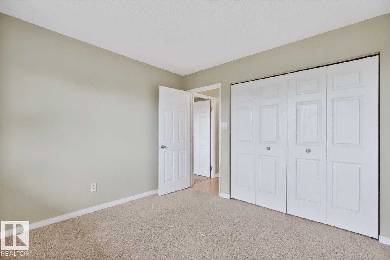 #405 10545 Saskatchewan Dr Nw, Edmonton, AB - Indoor