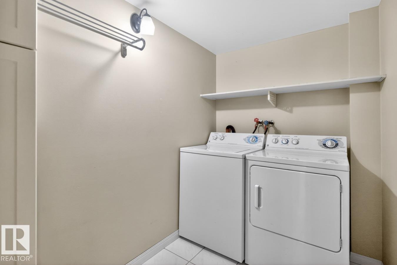 #405 10545 Saskatchewan Dr Nw, Edmonton, AB - Indoor Photo Showing Laundry Room
