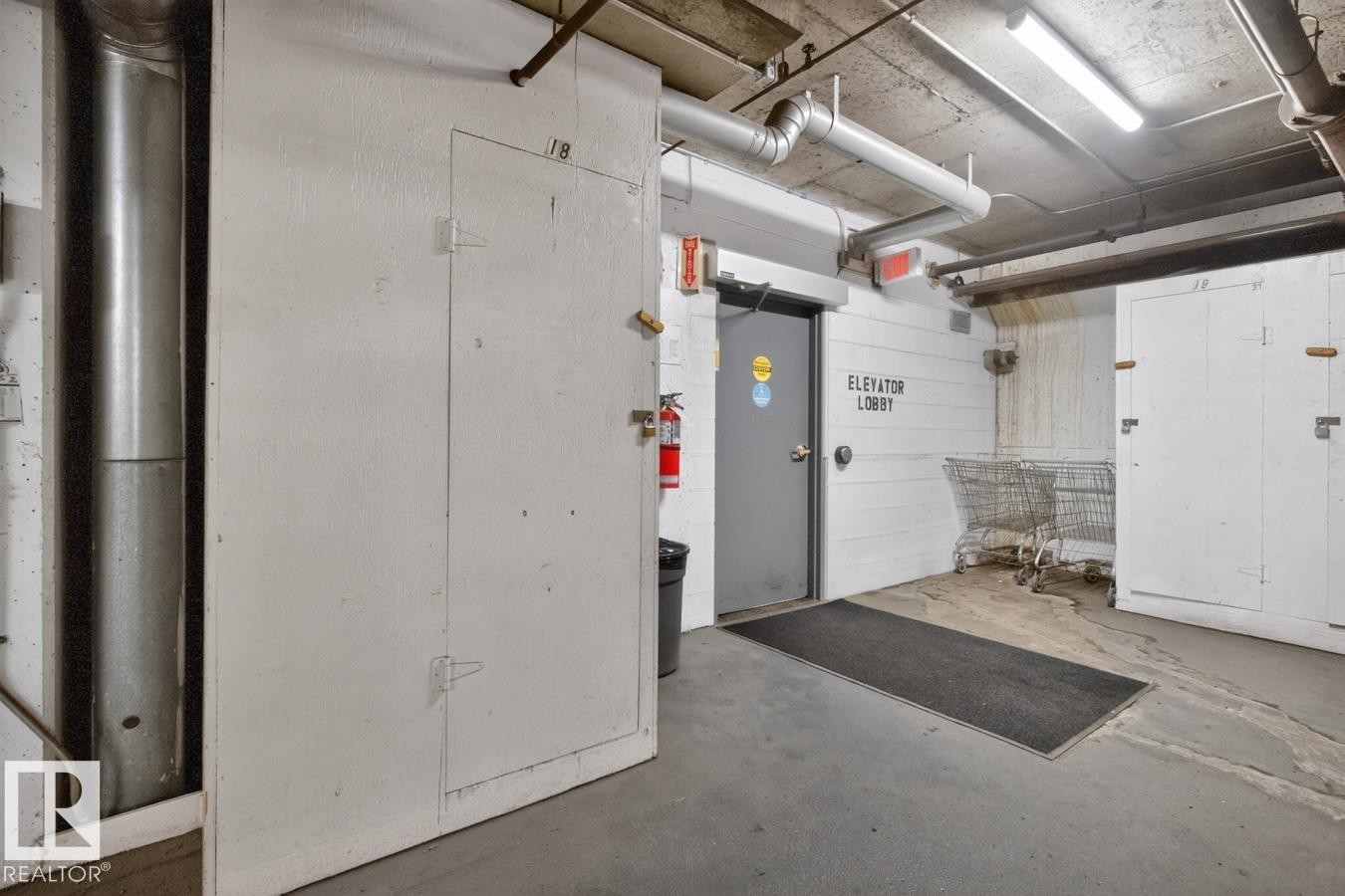 #405 10545 Saskatchewan Dr Nw, Edmonton, AB - Indoor Photo Showing Garage