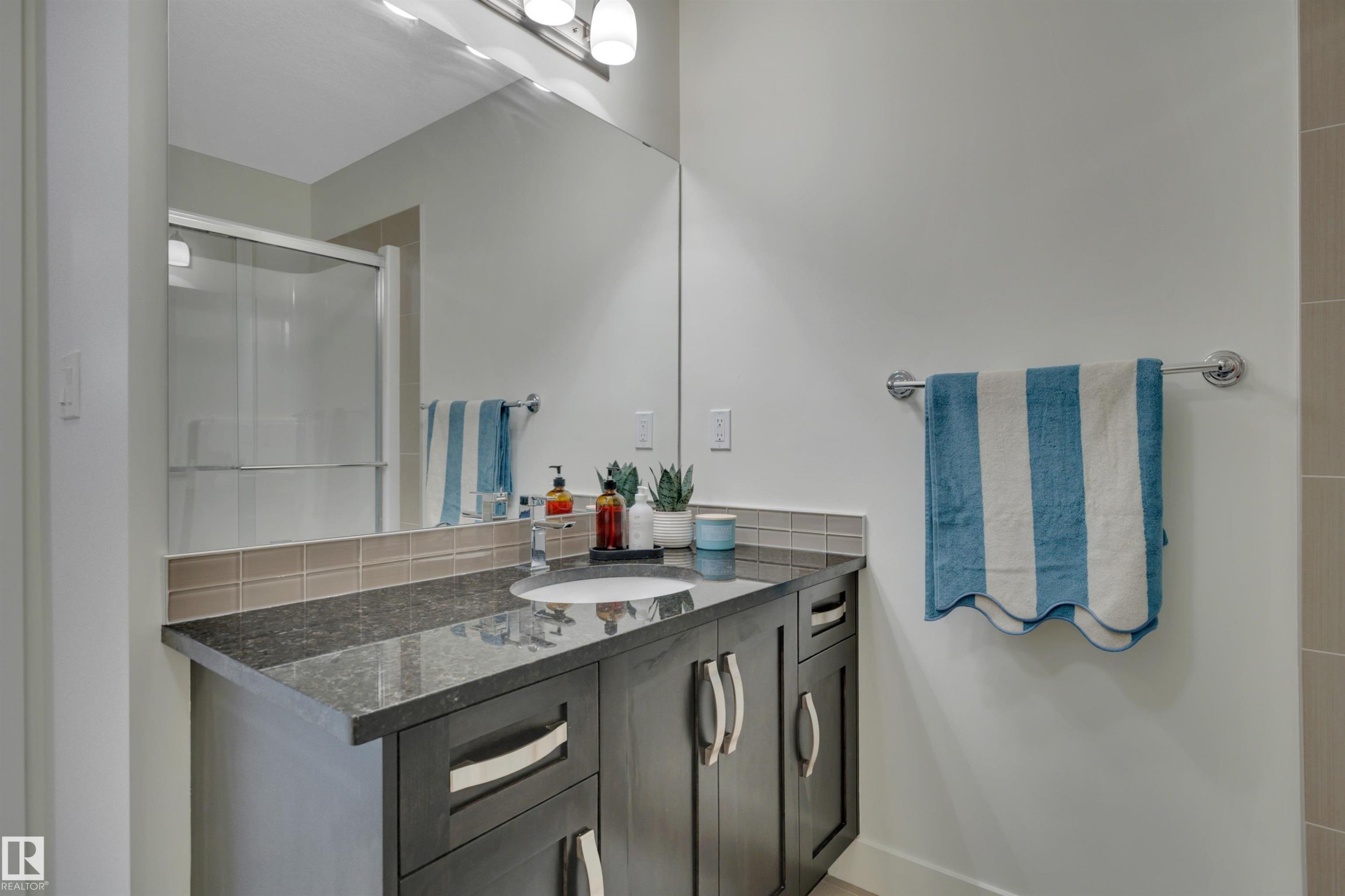 #296 401 Southfork Dr, Leduc, AB - Indoor Photo Showing Bathroom