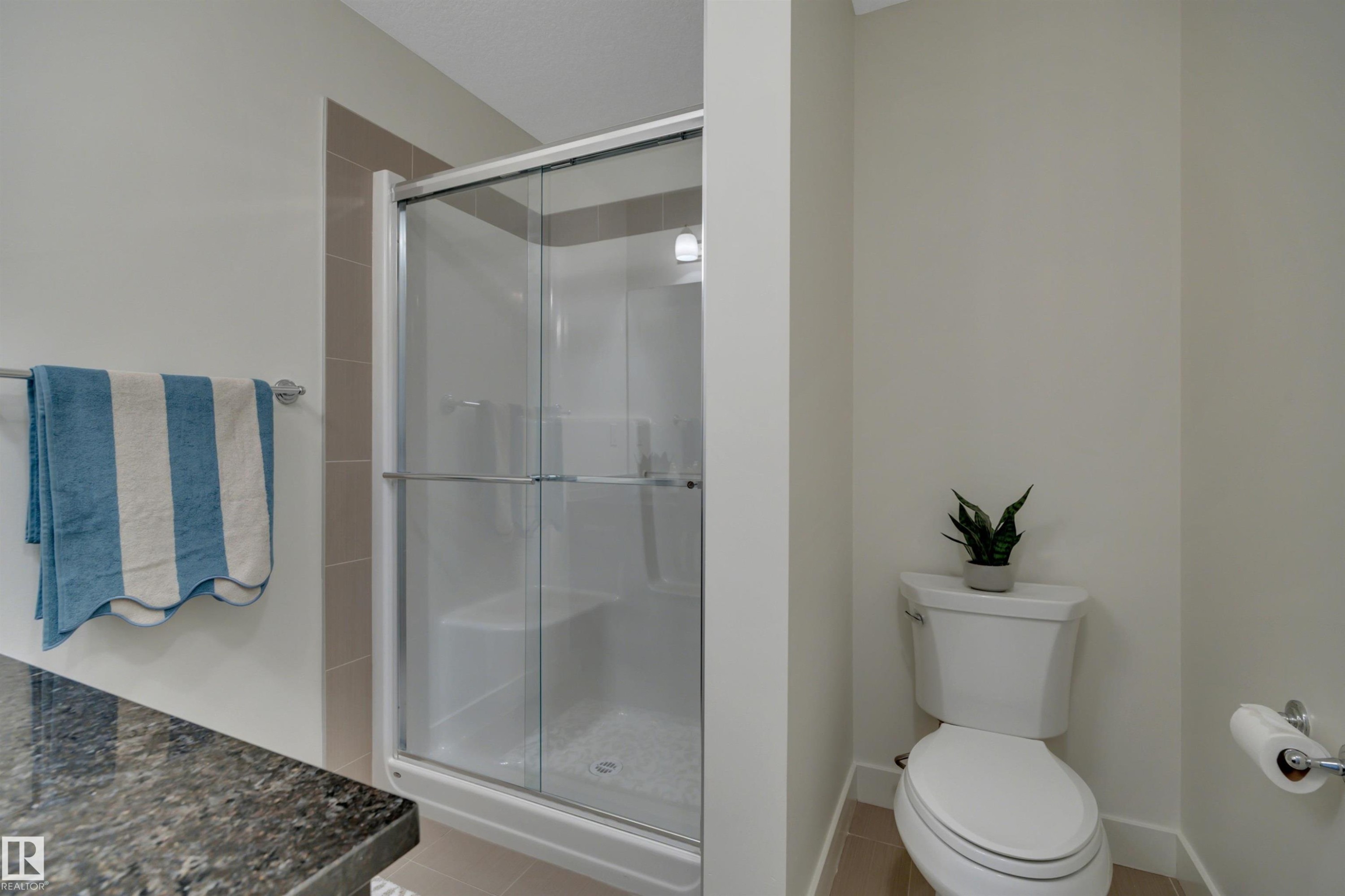 #296 401 Southfork Dr, Leduc, AB - Indoor Photo Showing Bathroom
