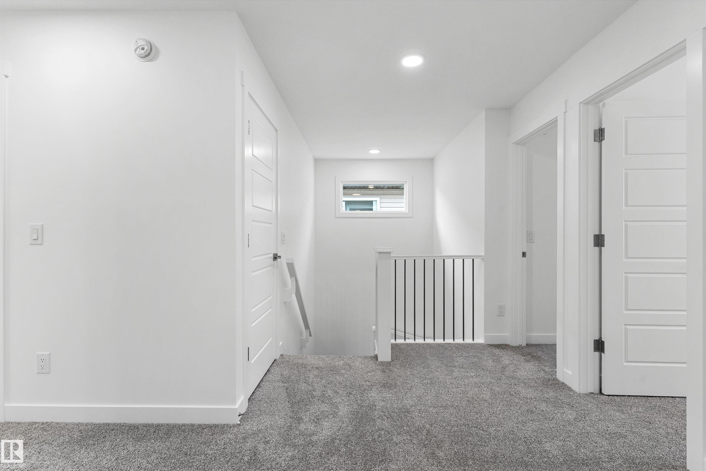 922 18 Avenue Nw, Edmonton, AB - Indoor Photo Showing Other Room