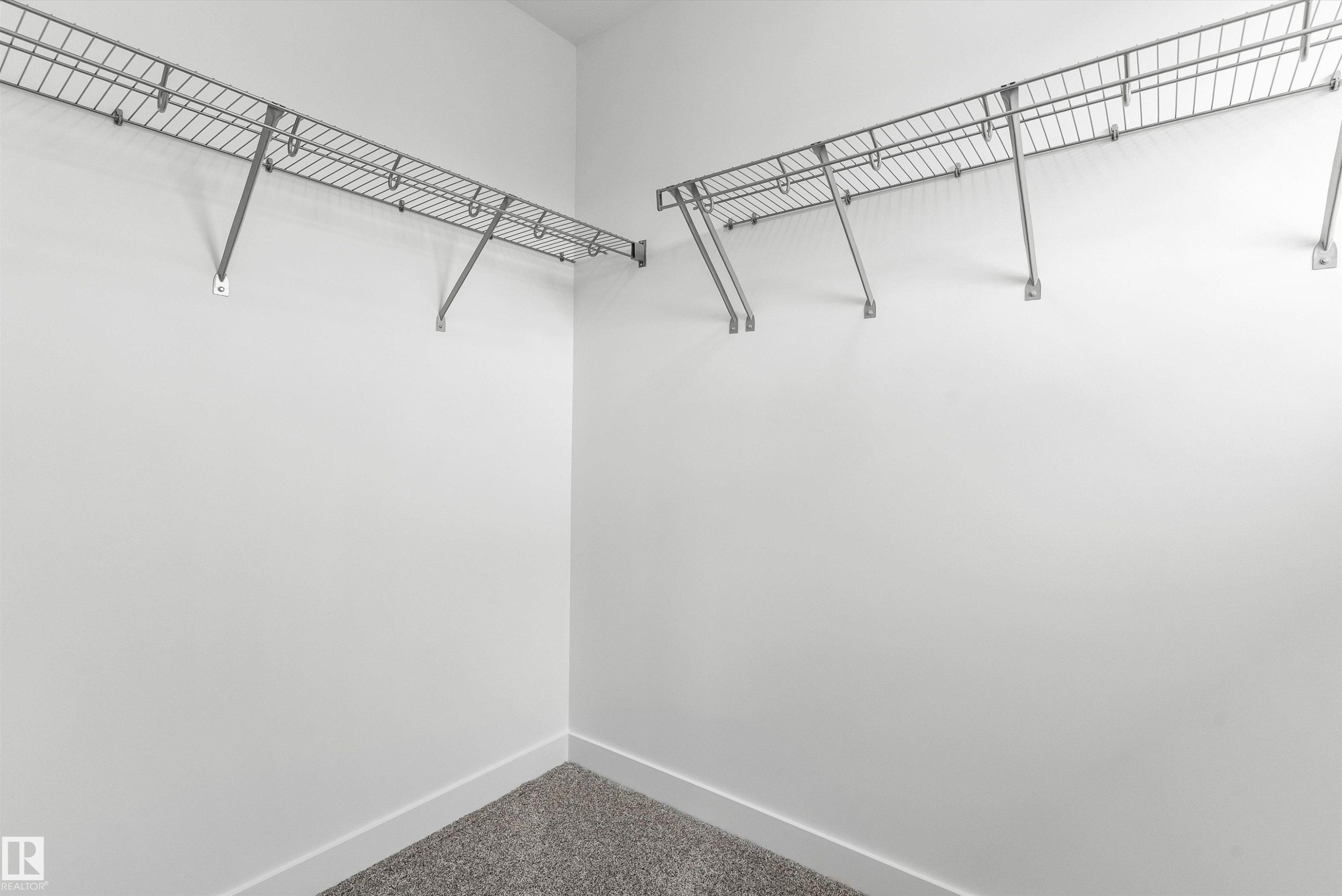 922 18 Avenue Nw, Edmonton, AB - Indoor With Storage