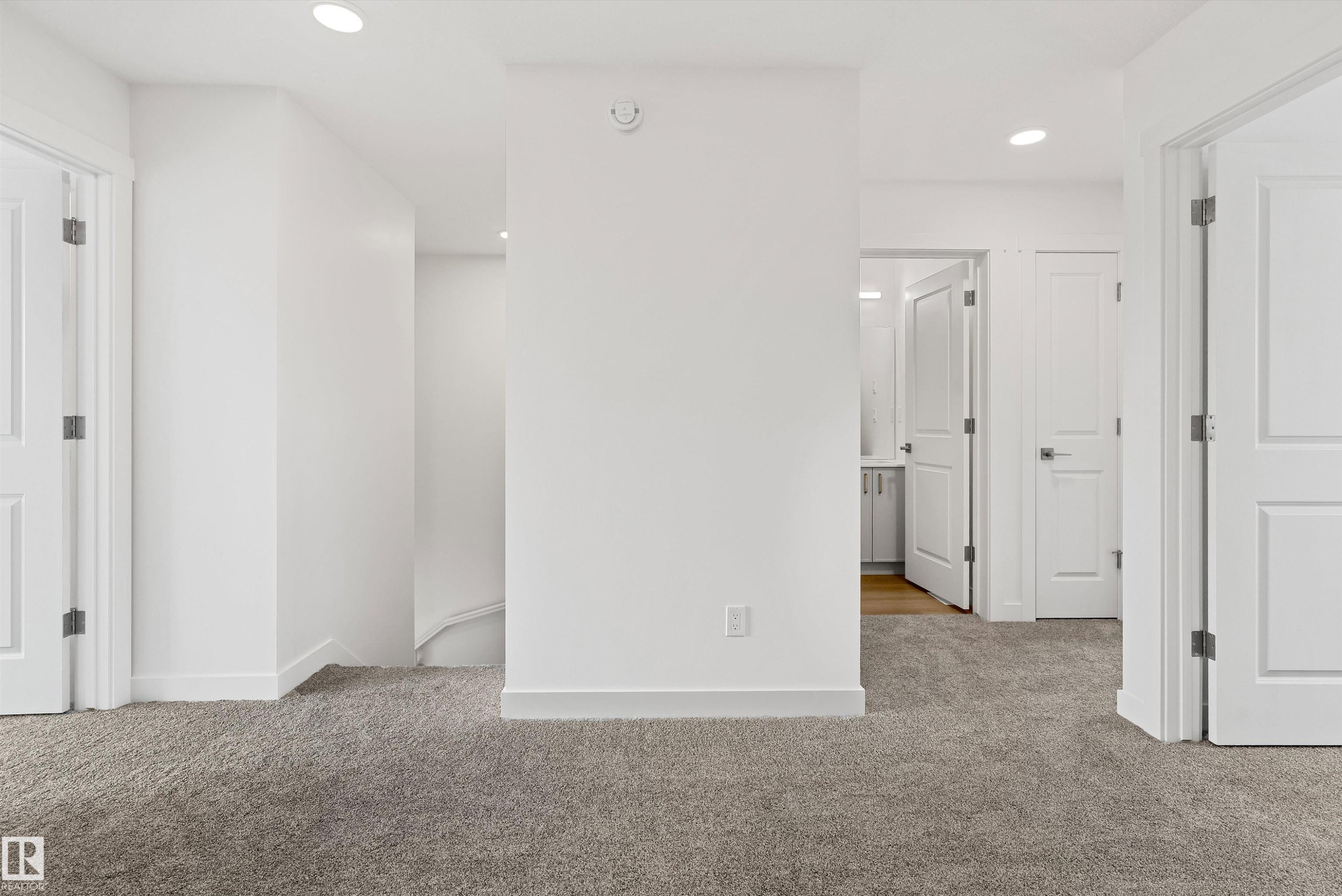 1012 14 Avenue Nw, Edmonton, AB - Indoor Photo Showing Other Room