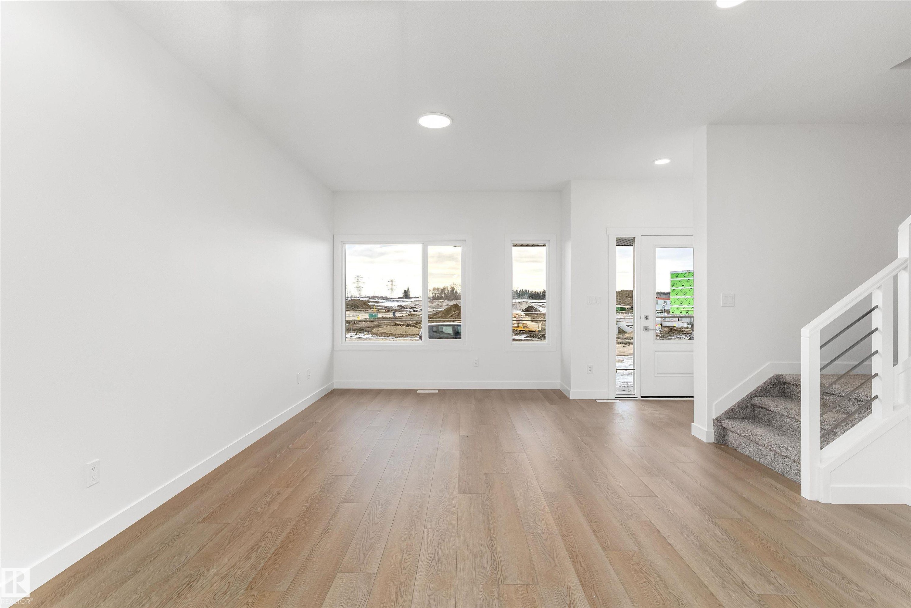 1012 14 Avenue Nw, Edmonton, AB - Indoor