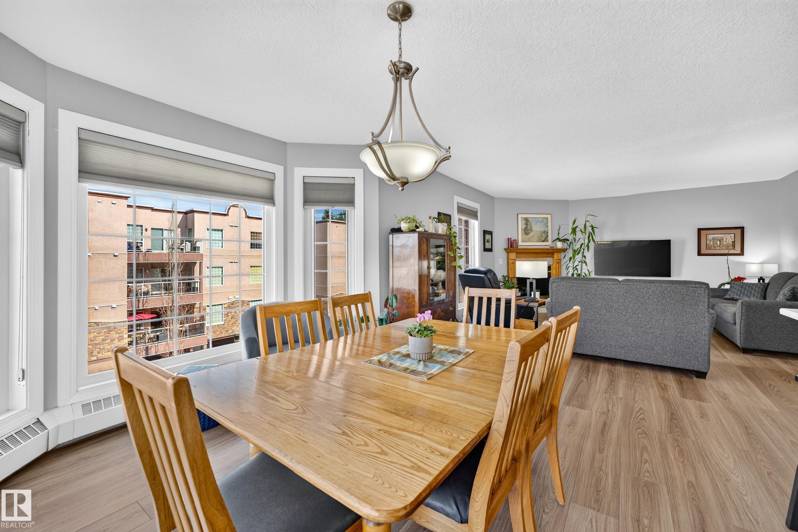 #405 3 Perron St, St. Albert, AB - Indoor Photo Showing Dining Room
