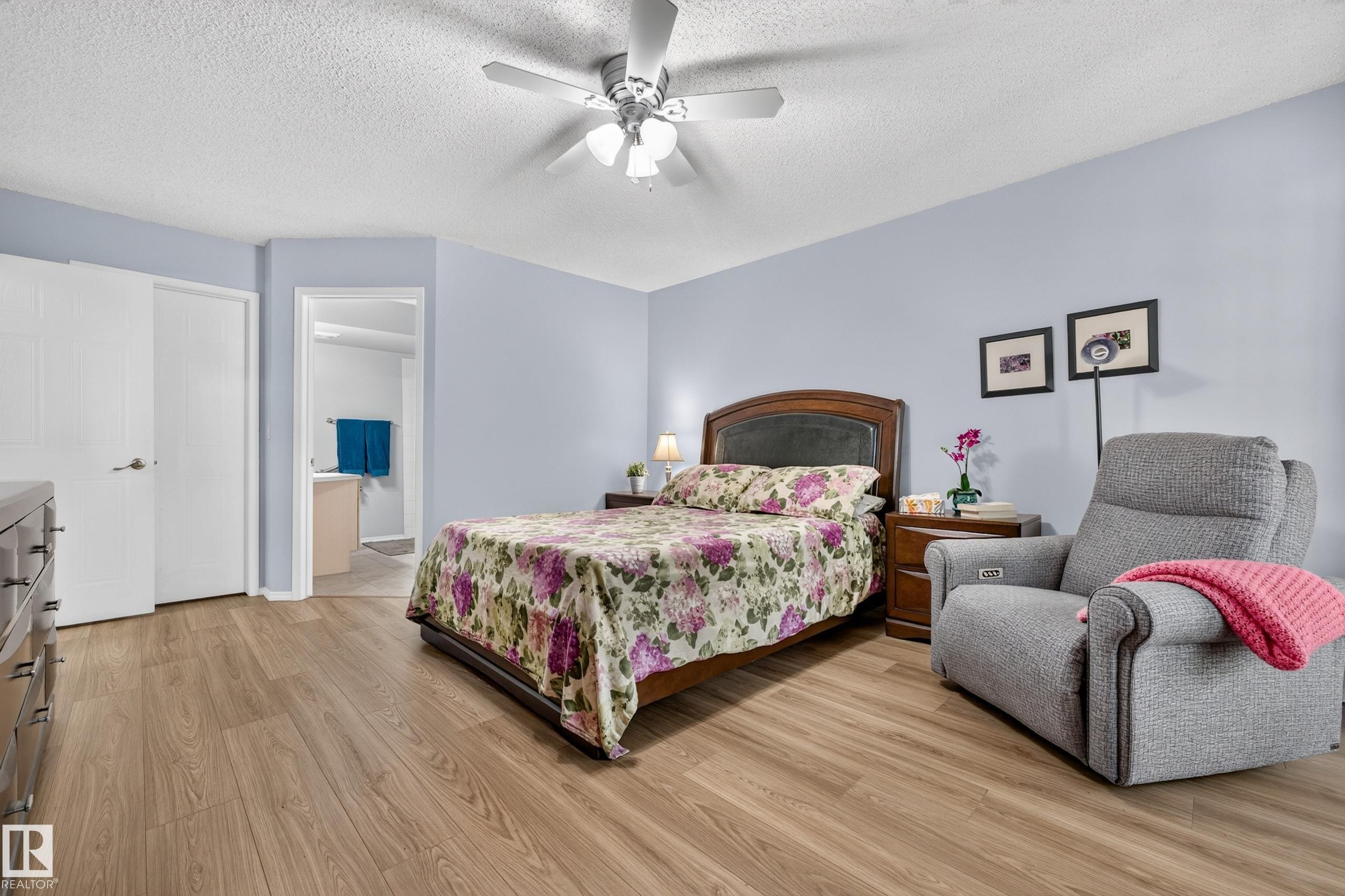 #405 3 Perron St, St. Albert, AB - Indoor Photo Showing Bedroom