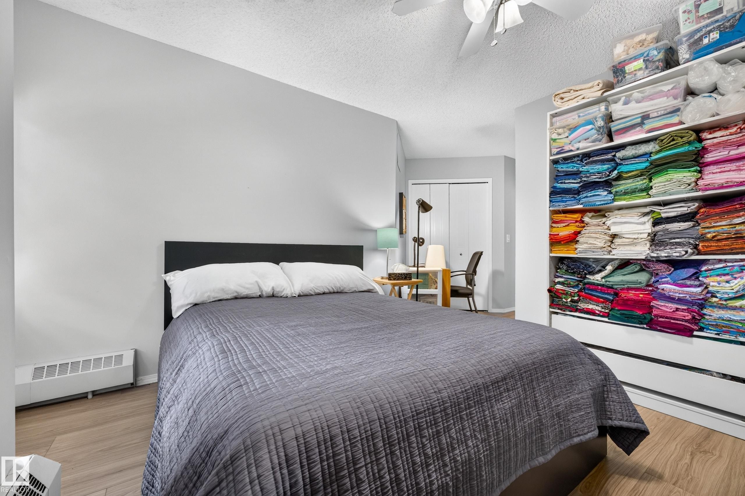 #405 3 Perron St, St. Albert, AB - Indoor Photo Showing Bedroom