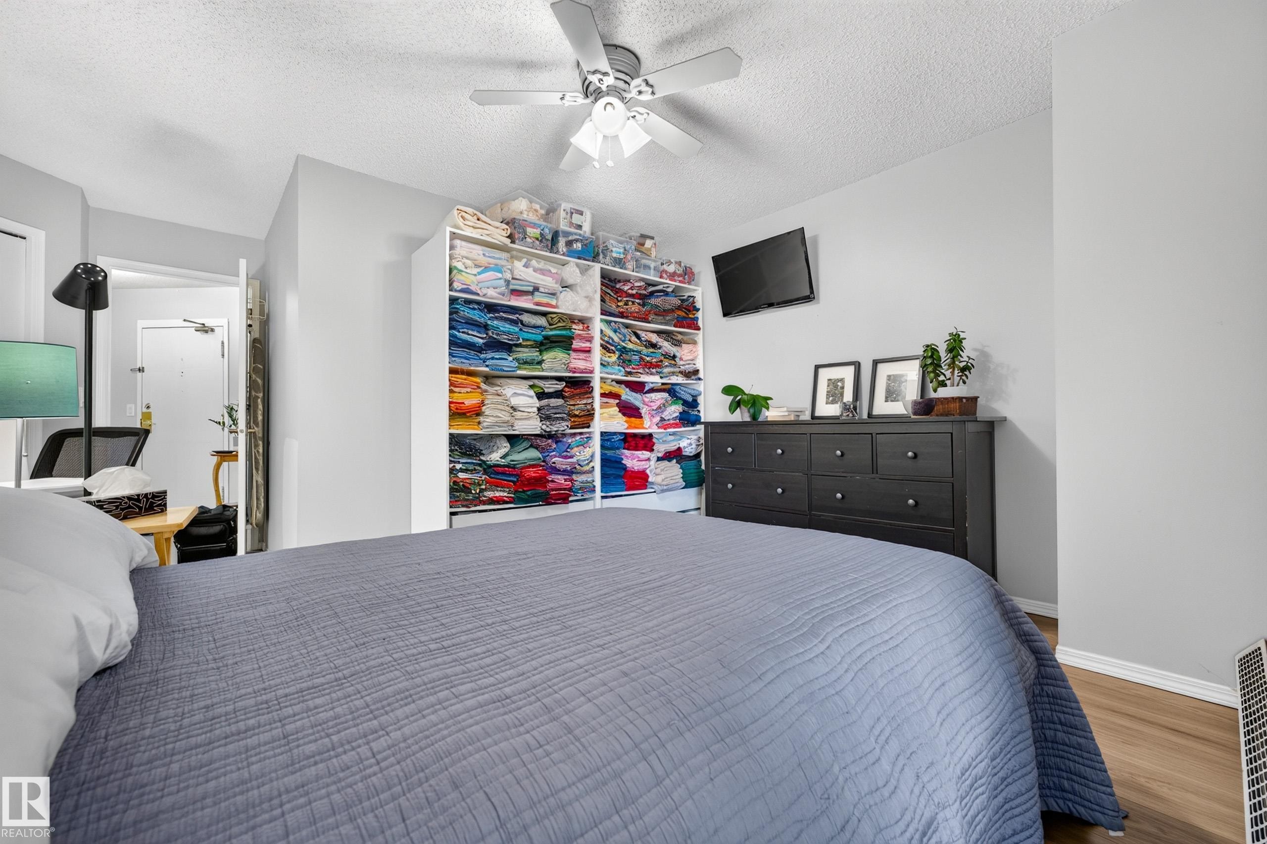 #405 3 Perron St, St. Albert, AB - Indoor Photo Showing Bedroom
