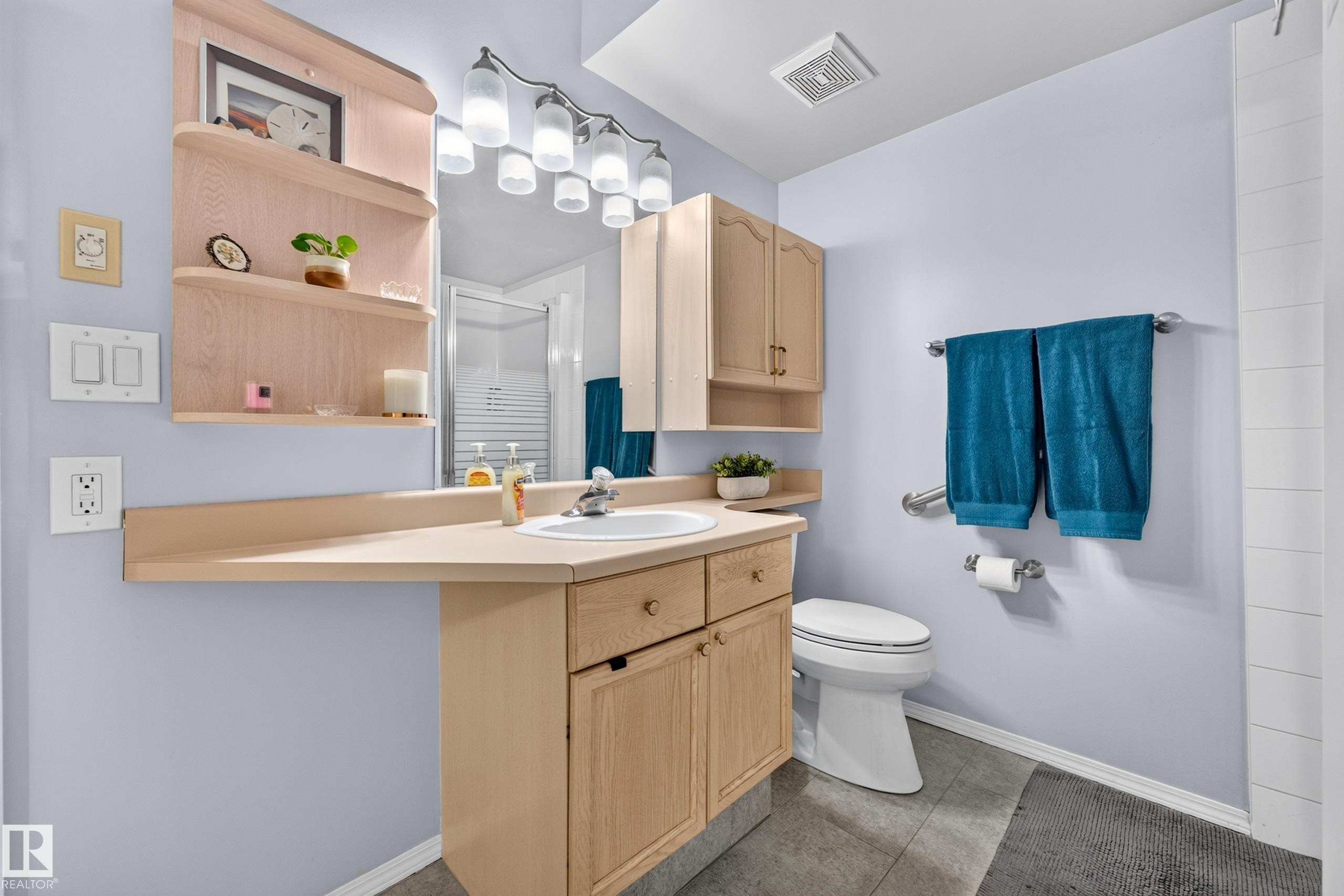 #405 3 Perron St, St. Albert, AB - Indoor Photo Showing Bathroom