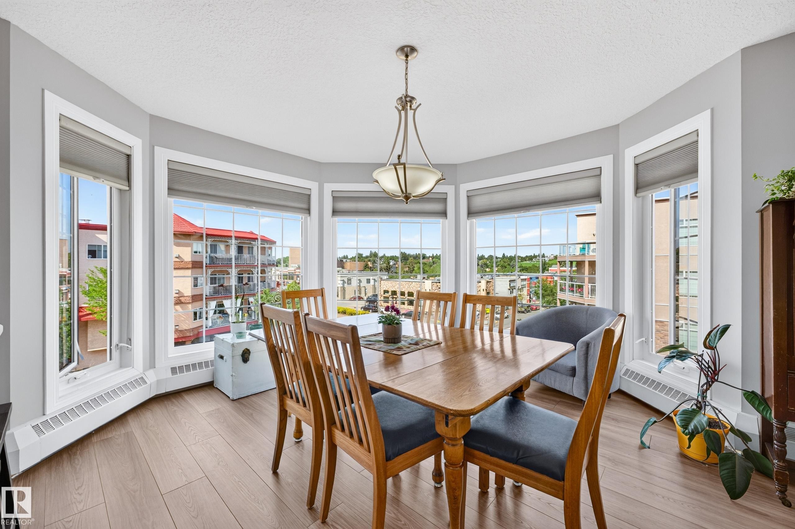 #405 3 Perron St, St. Albert, AB - Indoor Photo Showing Dining Room