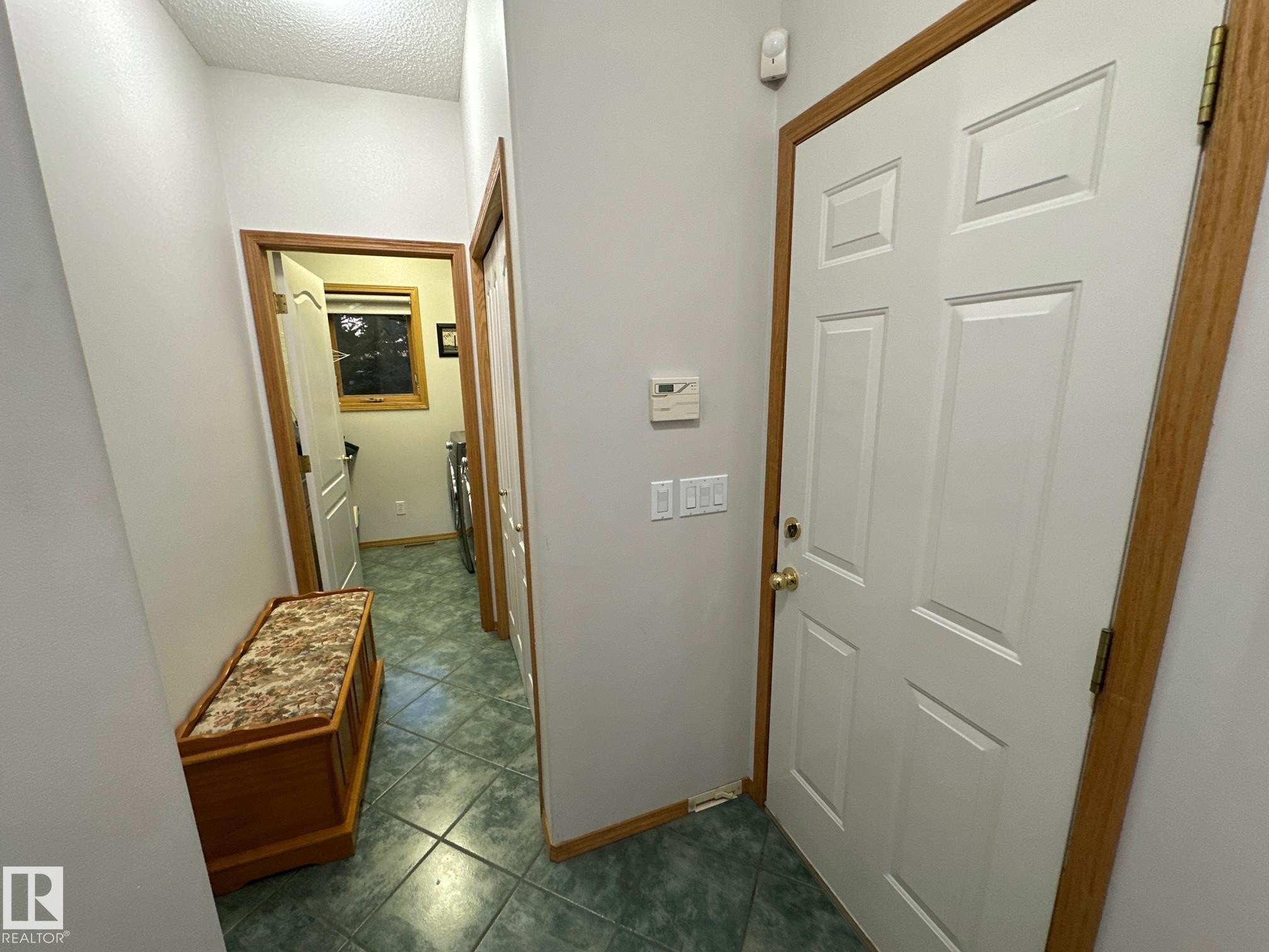 27519 79 Avenue, Stony Plain, AB - Indoor Photo Showing Other Room