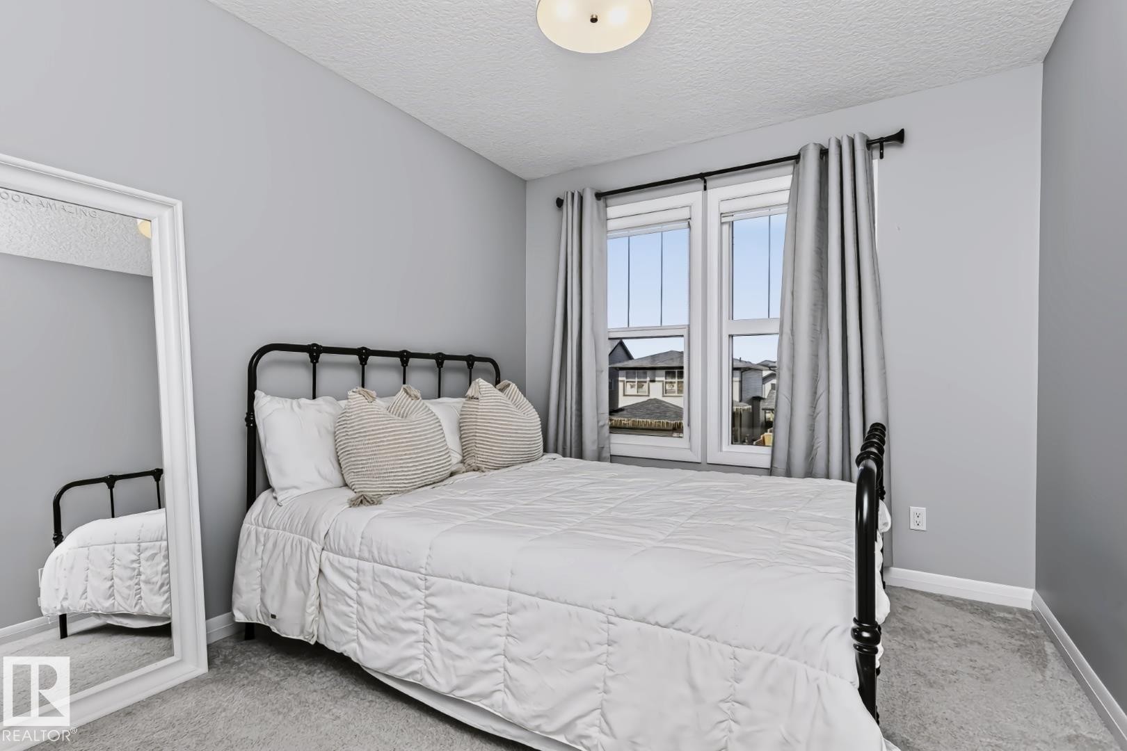 22713 94A Avenue Nw, Edmonton, AB