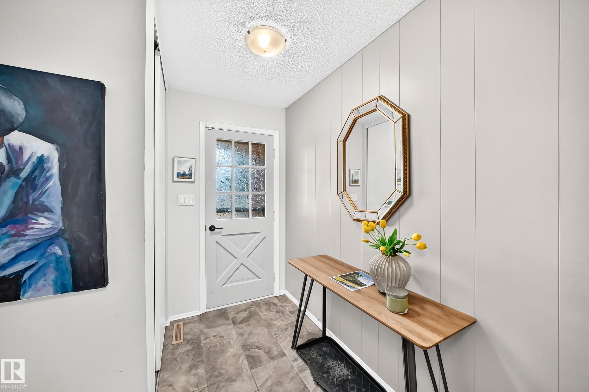 3516 117A Street Nw, Edmonton, AB - Indoor Photo Showing Other Room