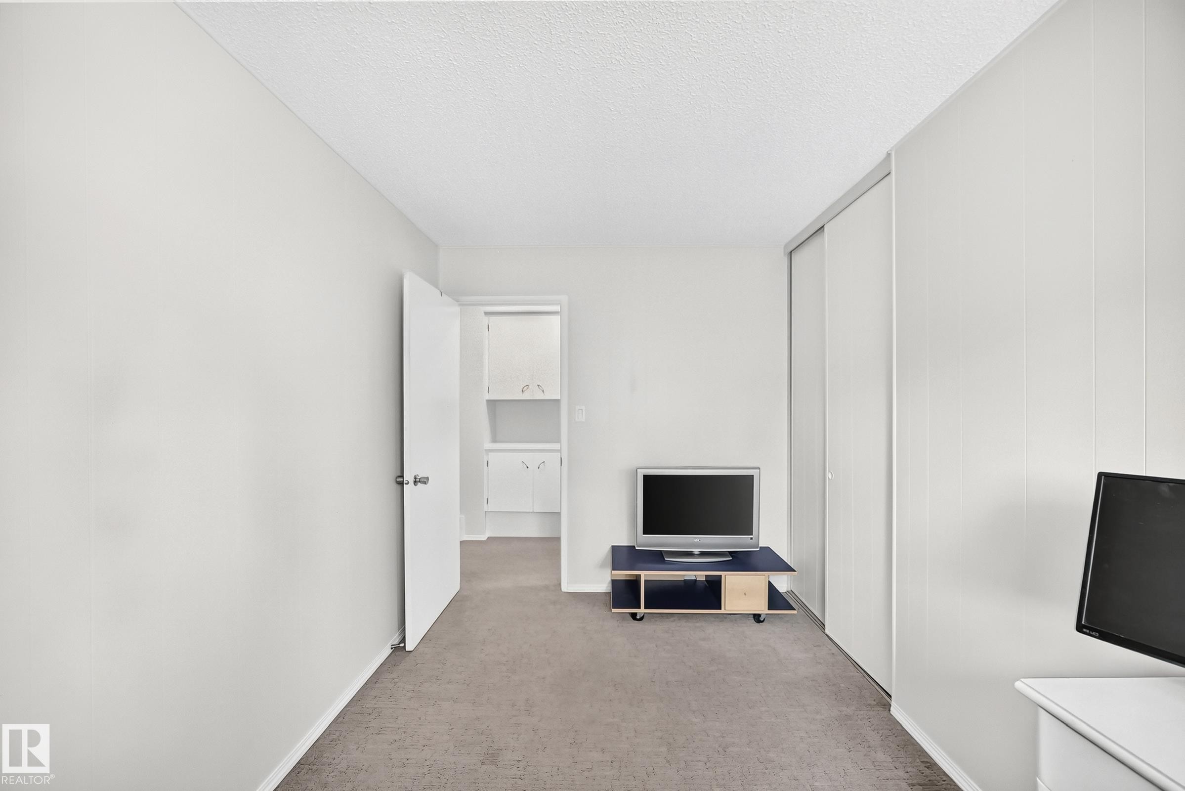 3516 117A Street Nw, Edmonton, AB - Indoor Photo Showing Other Room