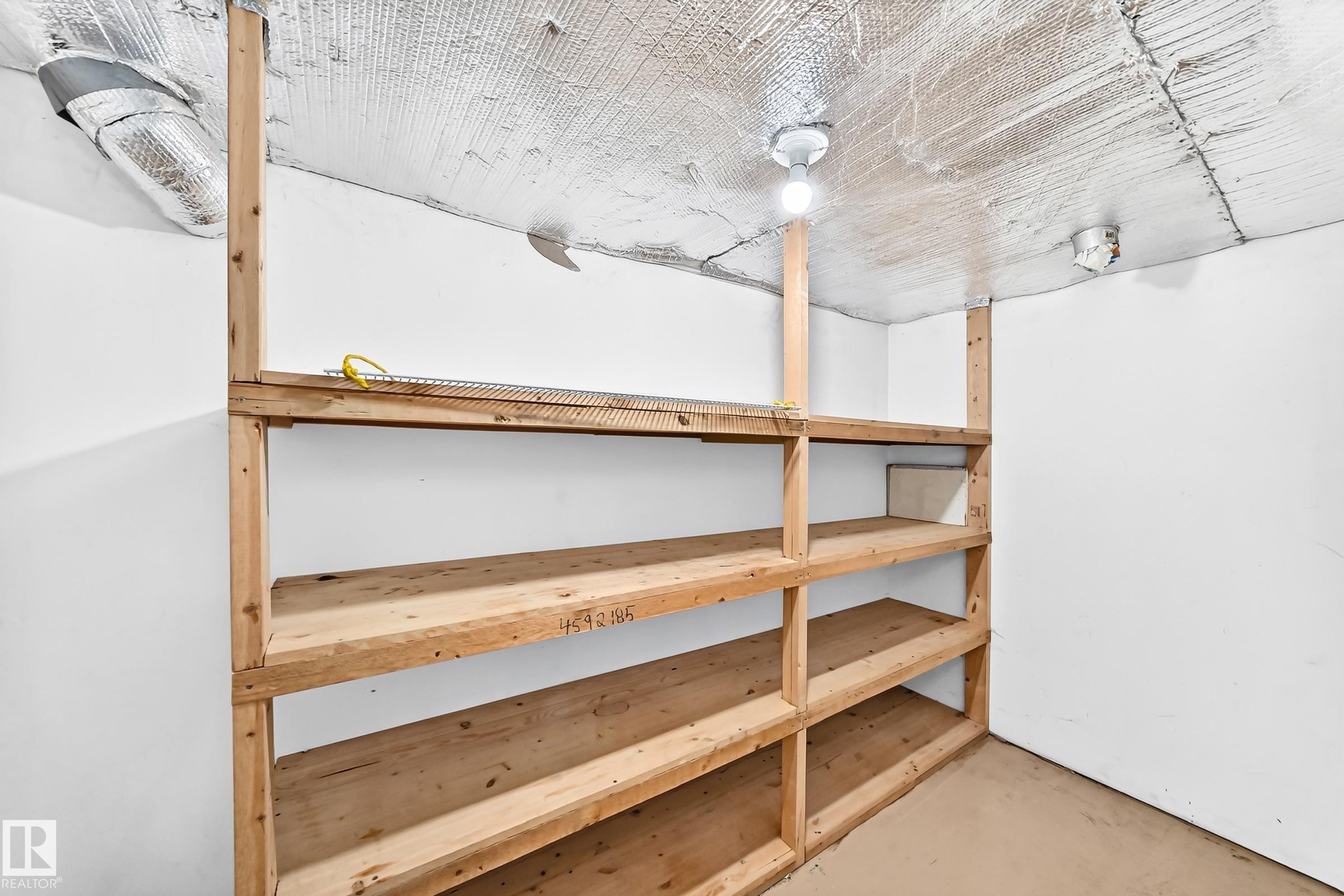 11045 125 Street Nw, Edmonton, AB - Indoor