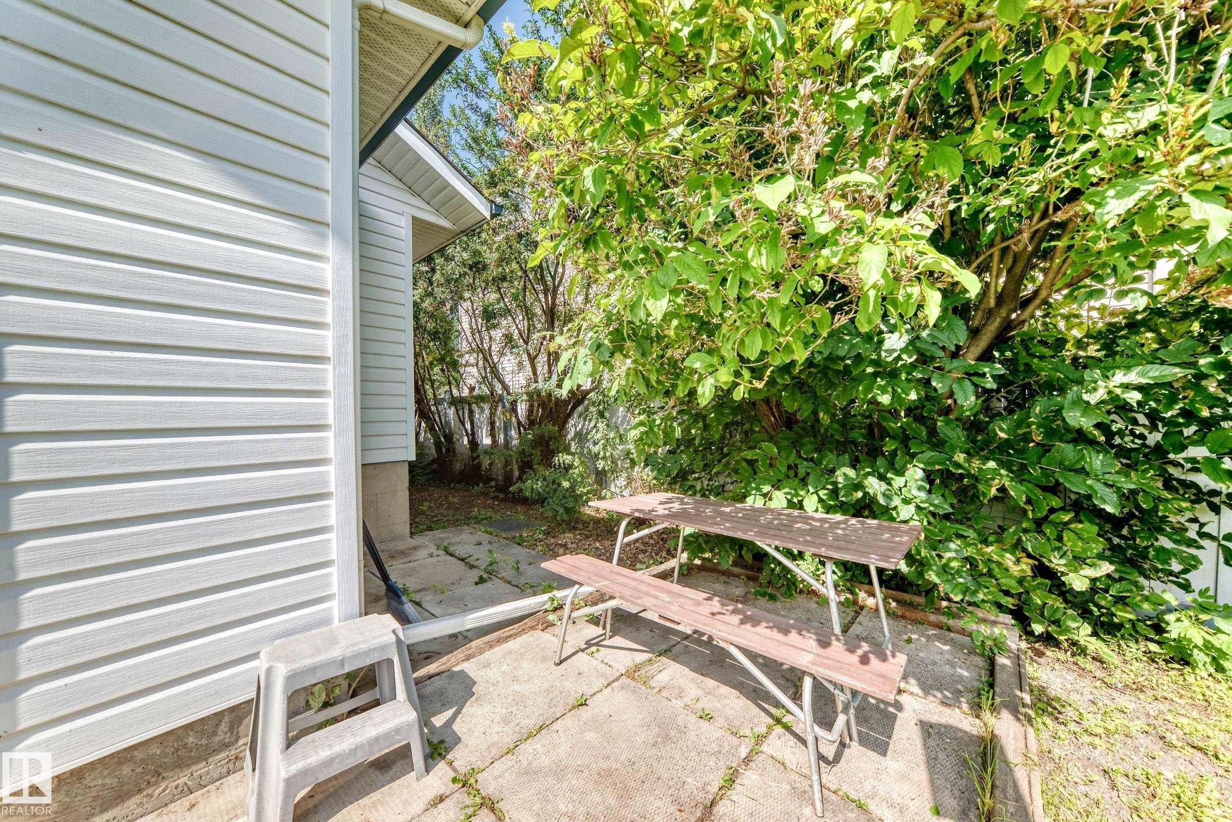 11045 125 Street Nw, Edmonton, AB - Outdoor