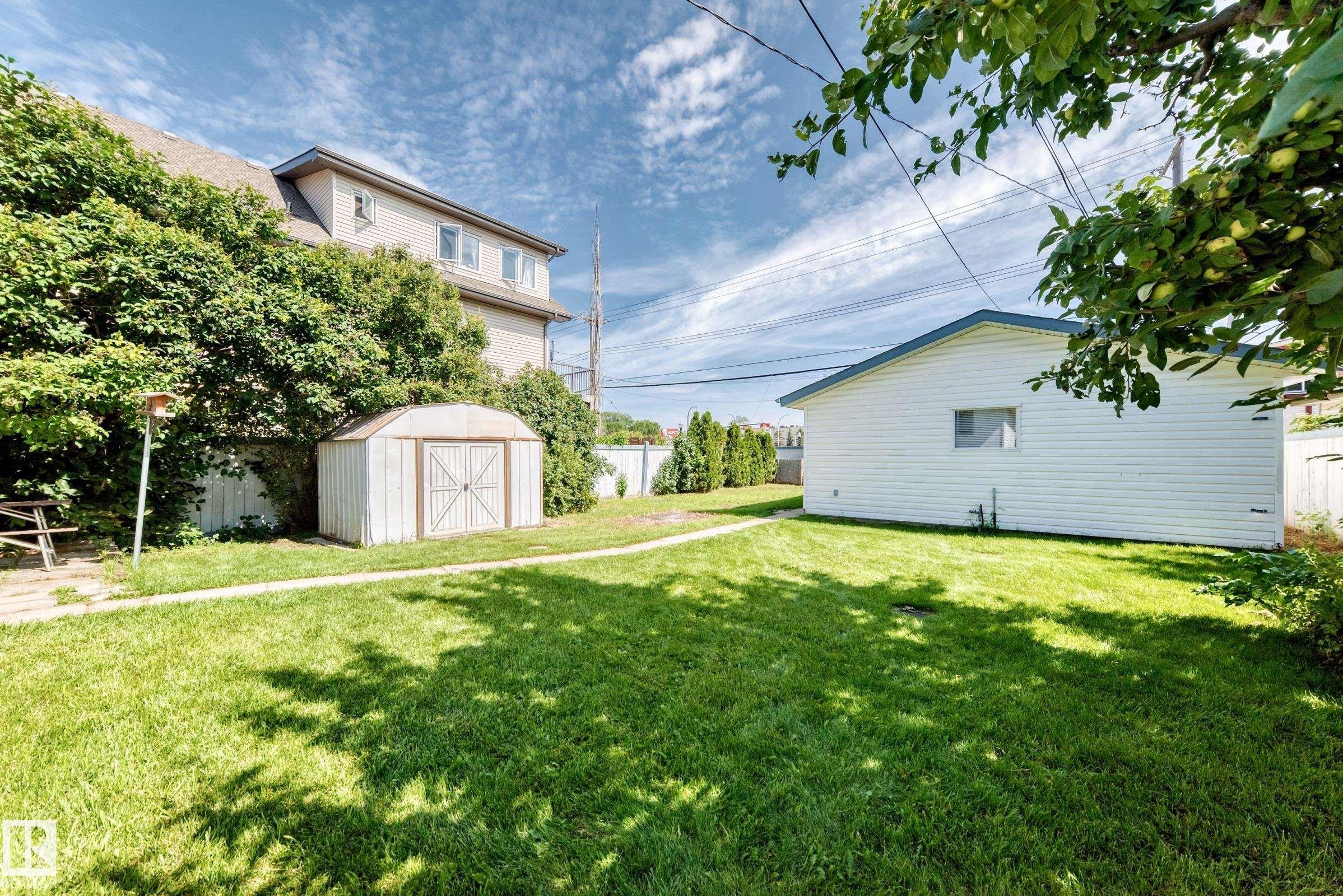 11045 125 Street Nw, Edmonton, AB - Outdoor