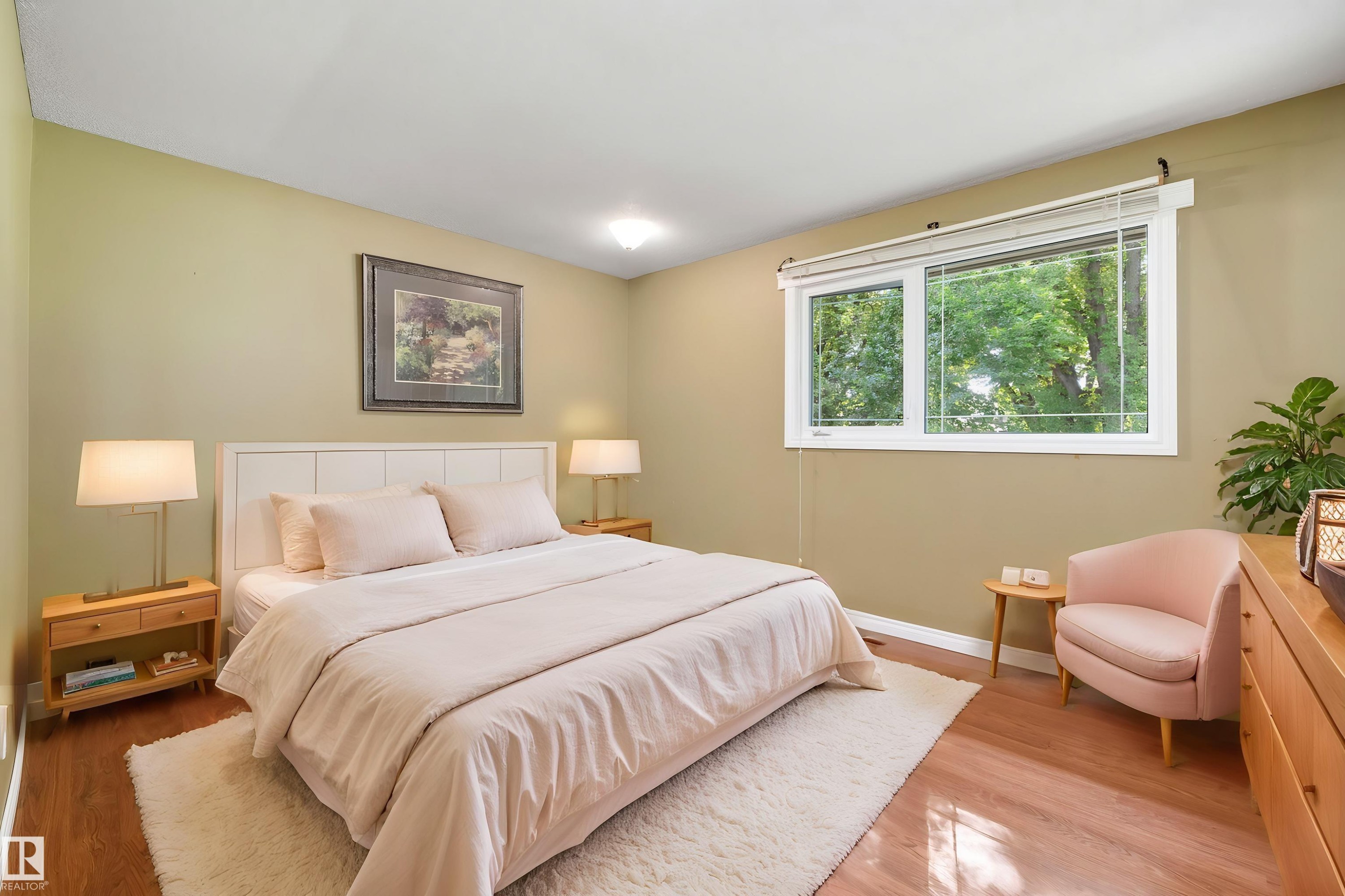 56 Flagstone Crescent, St. Albert, AB - Indoor Photo Showing Bedroom