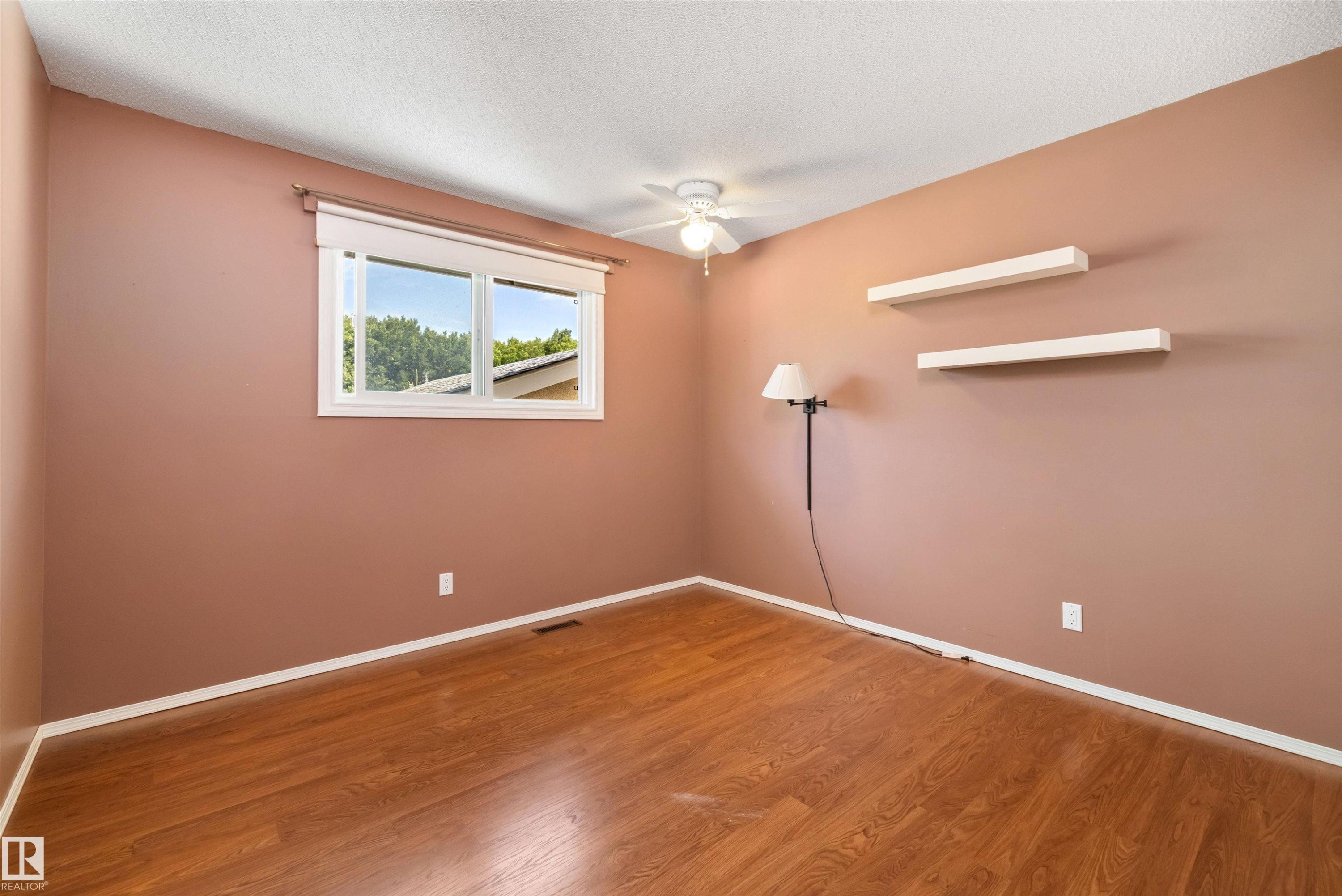 56 Flagstone Crescent, St. Albert, AB - Indoor Photo Showing Other Room