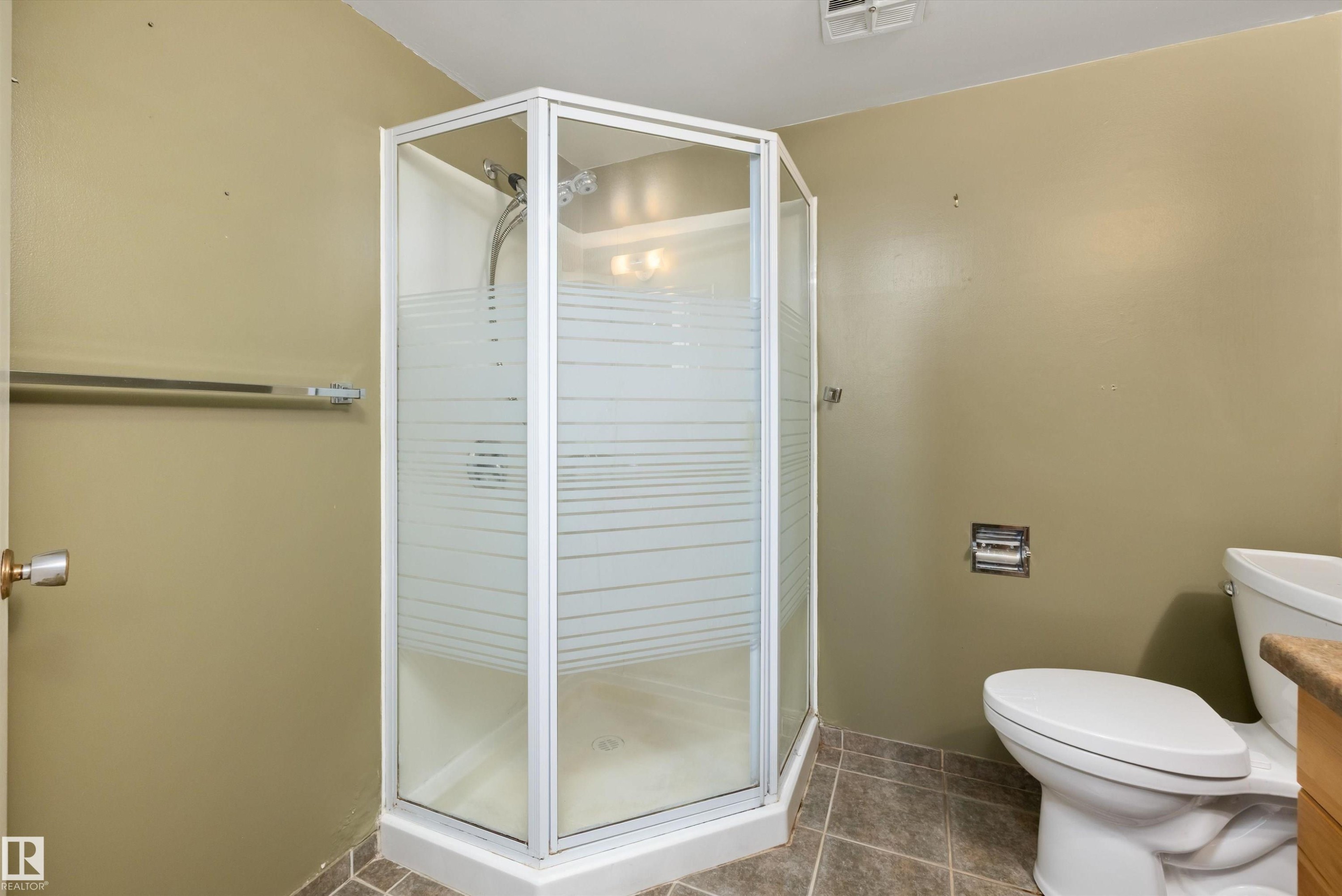 56 Flagstone Crescent, St. Albert, AB - Indoor Photo Showing Bathroom
