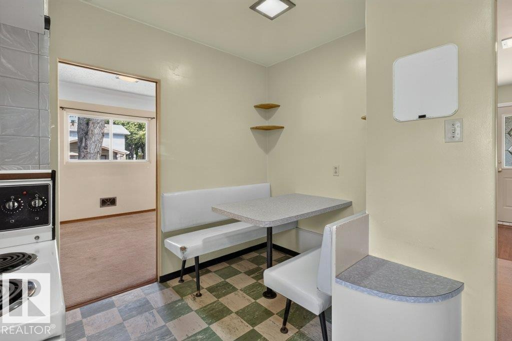 11852 55 Street Nw, Edmonton, AB - Indoor Photo Showing Other Room
