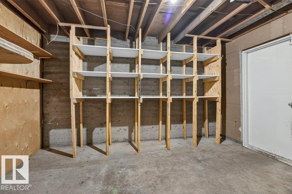 11852 55 Street Nw, Edmonton, AB - Indoor