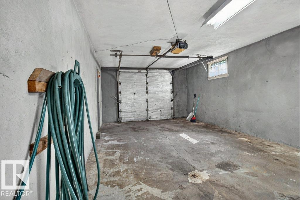11852 55 Street Nw, Edmonton, AB - Indoor Photo Showing Garage