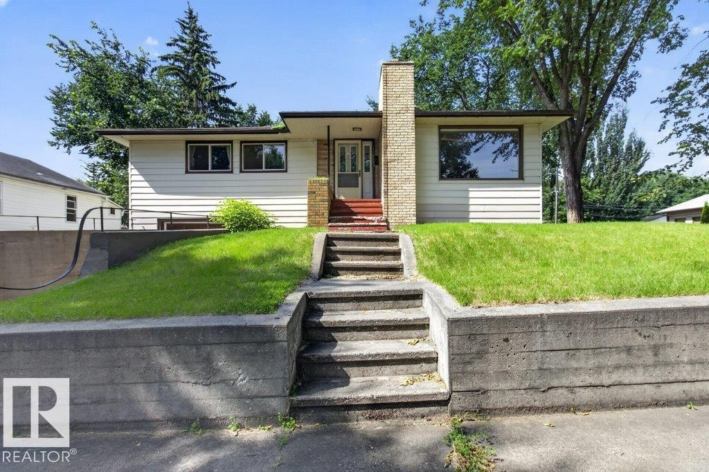 11852 55 Street Nw, Edmonton, AB - Outdoor