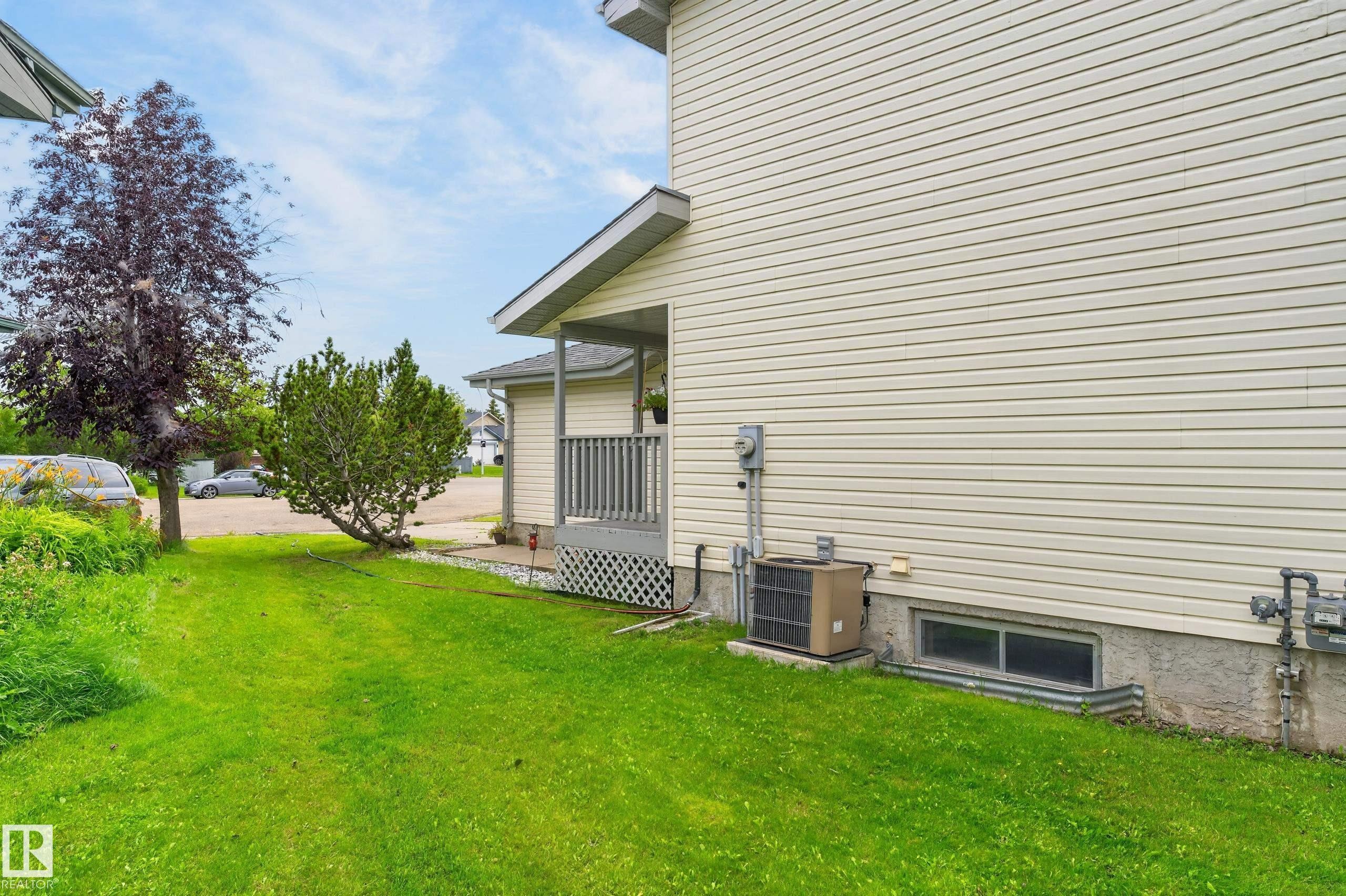 12724 148 Avenue Nw, Edmonton, AB - Outdoor With Exterior