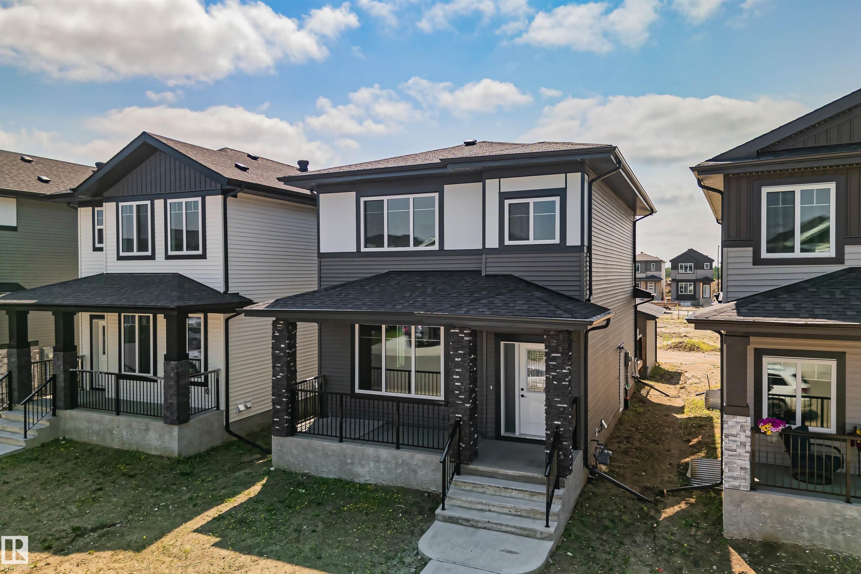 324 Roberts Wynd, Leduc, AB - Outdoor With Facade