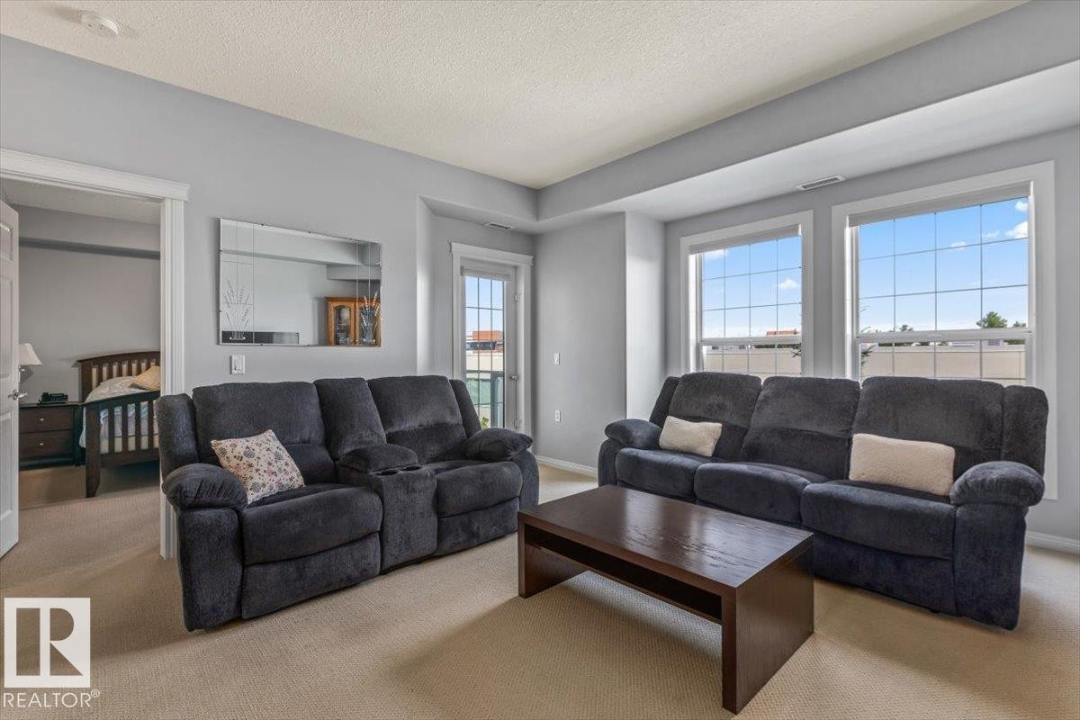 #342 45 Inglewood Dr, St. Albert, AB - Indoor Photo Showing Living Room