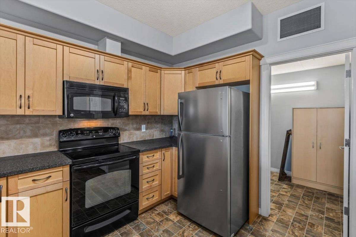 #342 45 Inglewood Dr, St. Albert, AB - Indoor Photo Showing Kitchen