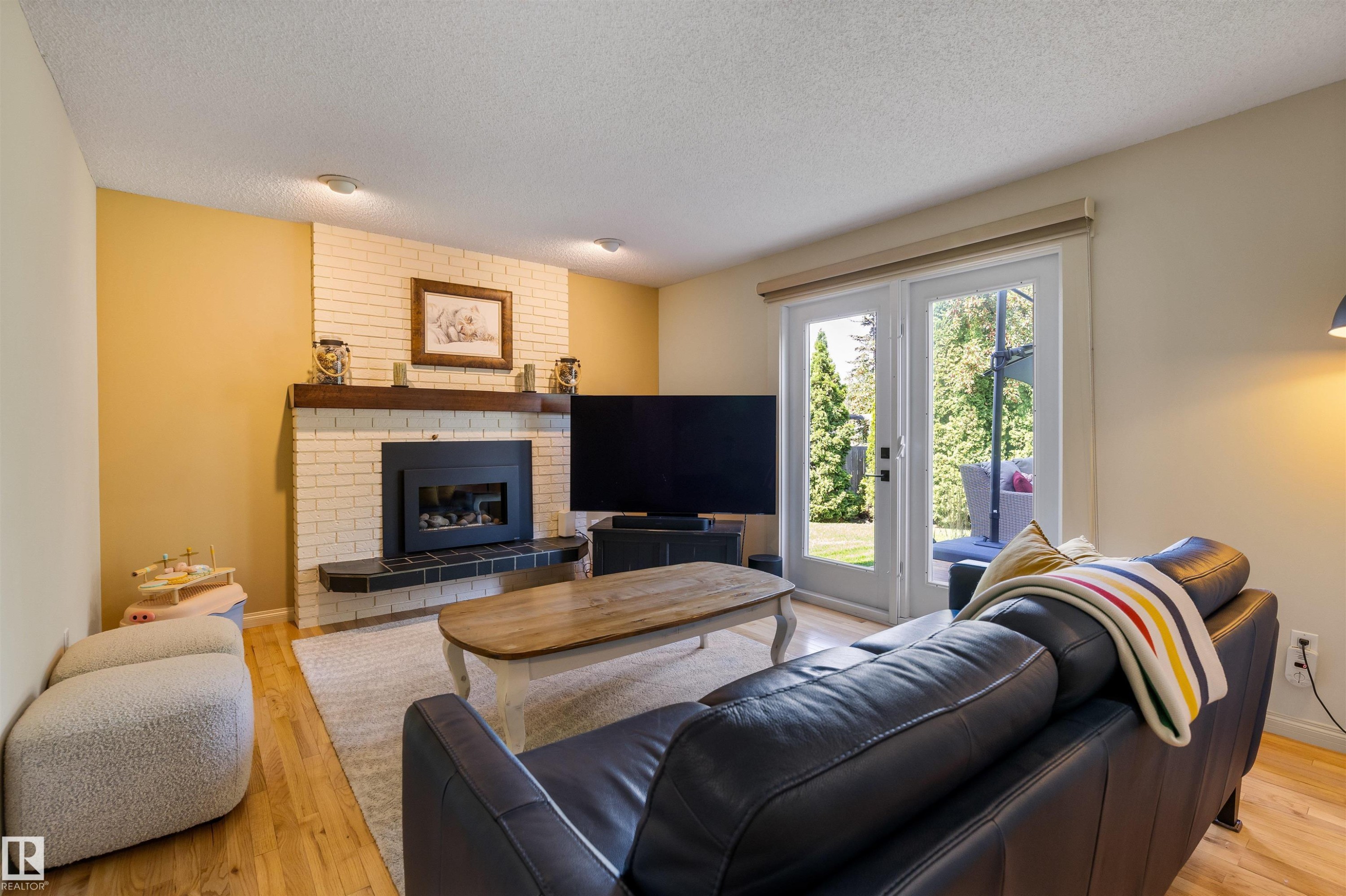 9 Butterfield Crescent, St. Albert, AB - Indoor Photo Showing Living Room With Fireplace