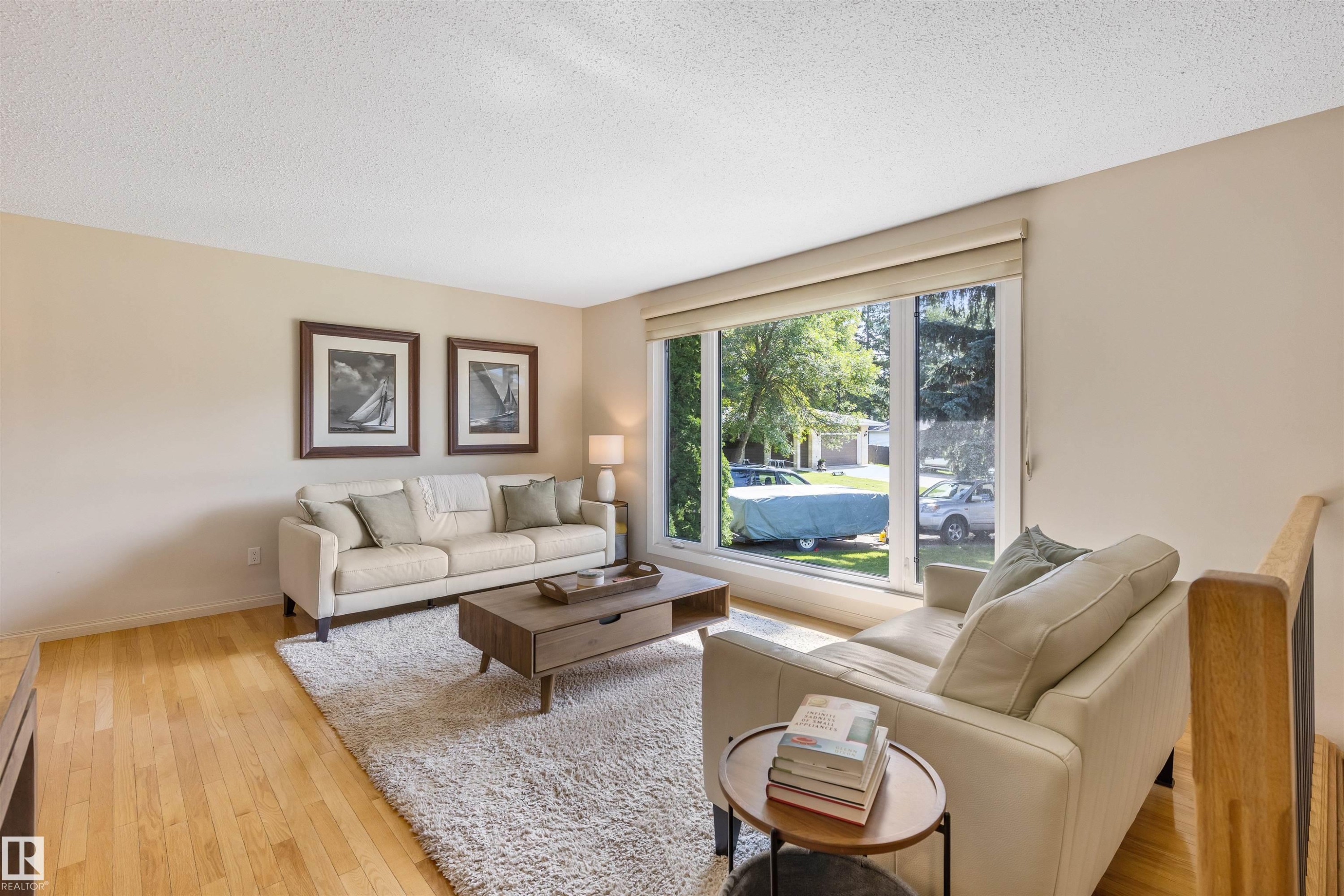 9 Butterfield Crescent, St. Albert, AB - Indoor Photo Showing Living Room