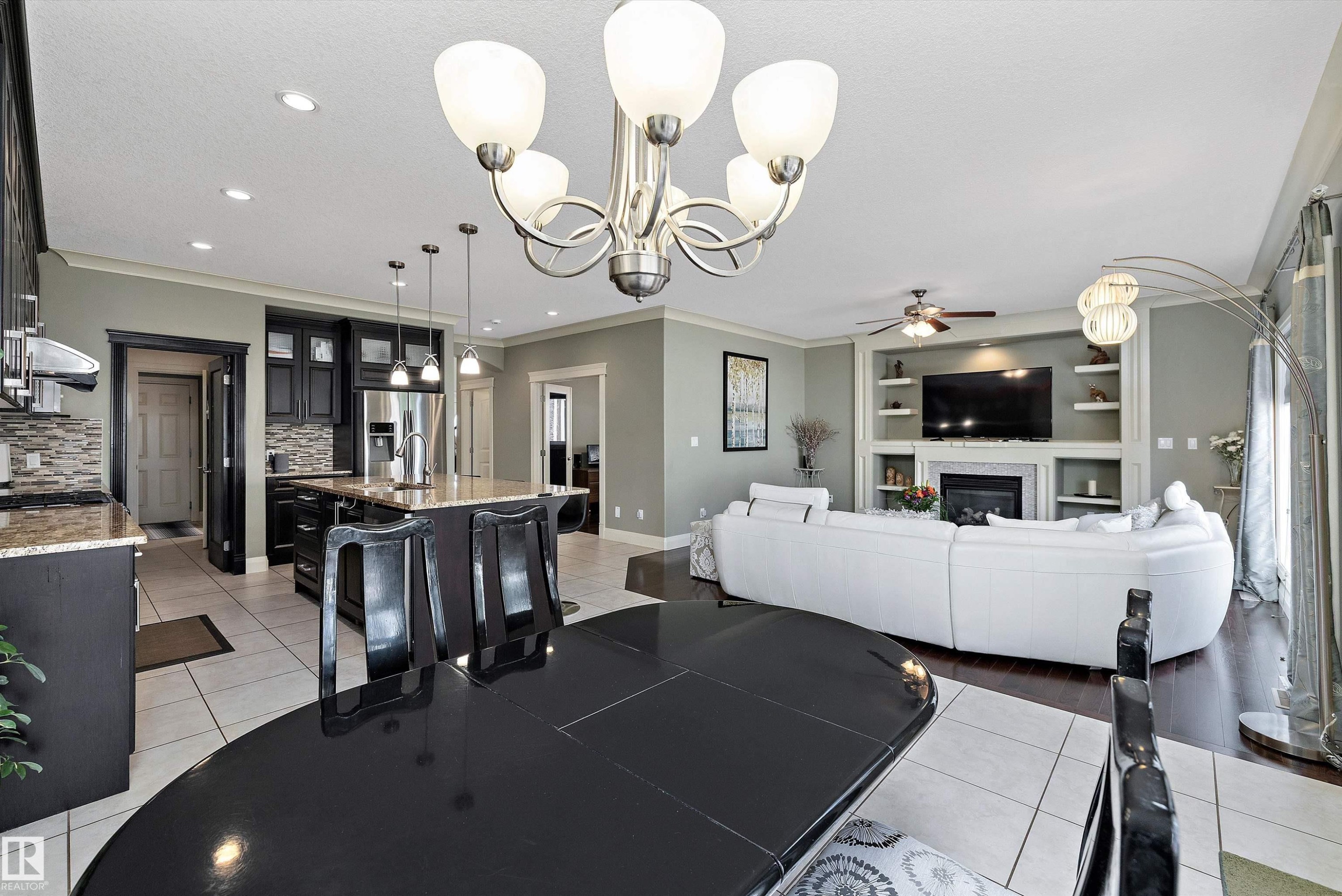 13504 163 Avenue Nw, Edmonton, AB - Indoor
