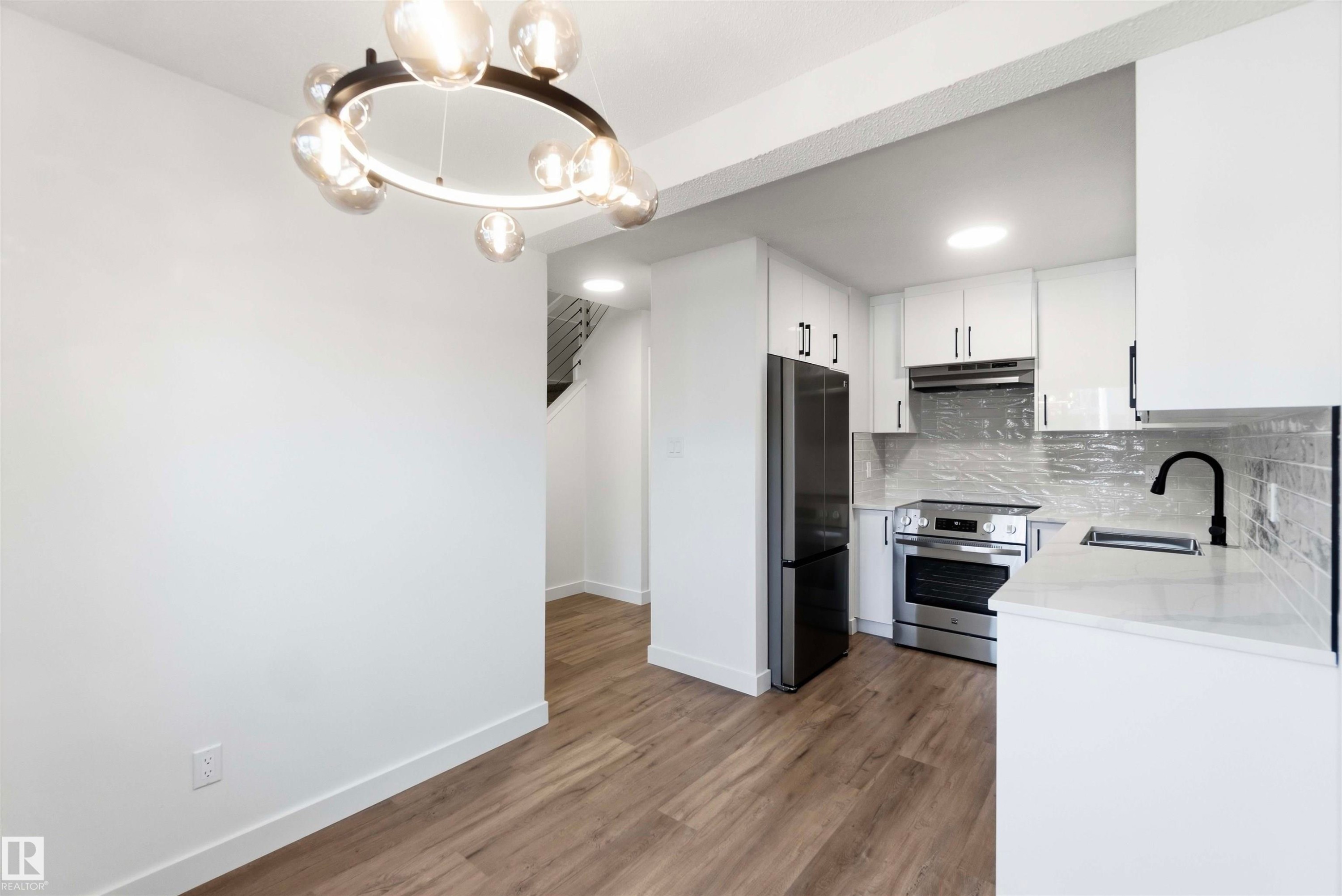 Welcome to 350 Clareview Road NW - 350 Clareview Road Nw, Edmonton, AB - Indoor Photo Showing Kitchen