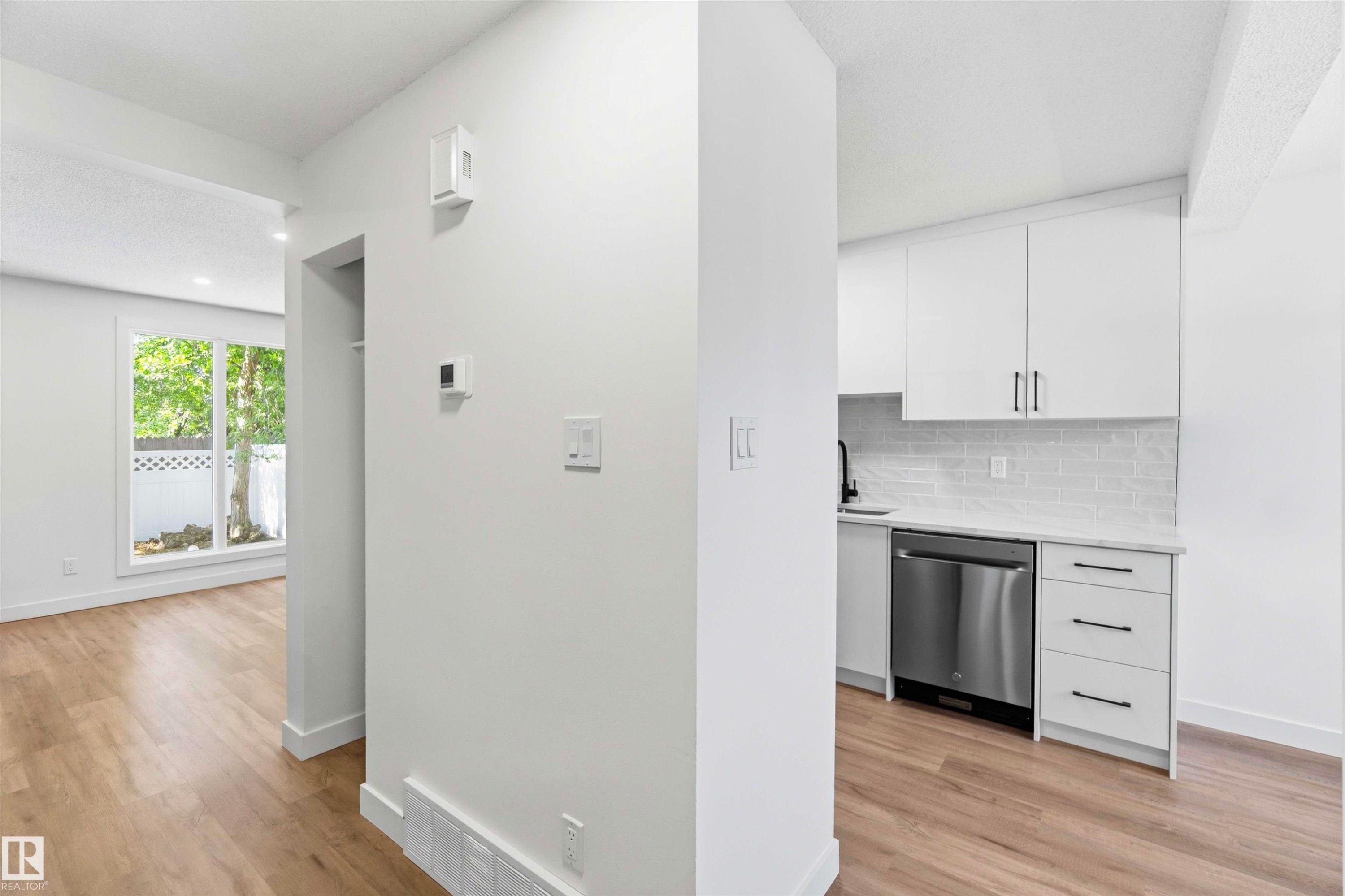 Welcome to 350 Clareview Road NW - 350 Clareview Road Nw, Edmonton, AB - Indoor Photo Showing Other Room