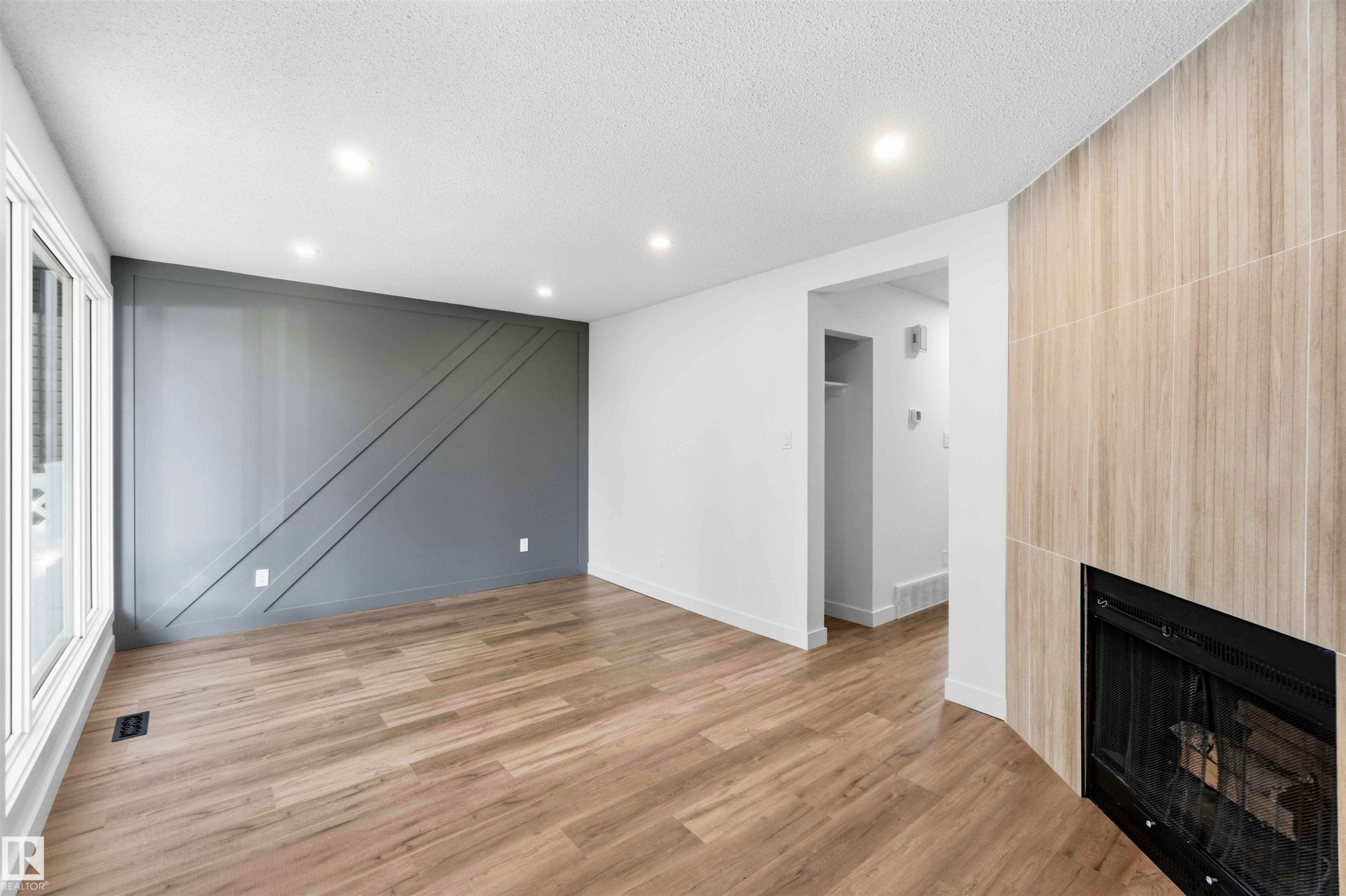 Welcome to 350 Clareview Road NW - 350 Clareview Road Nw, Edmonton, AB - Indoor With Fireplace