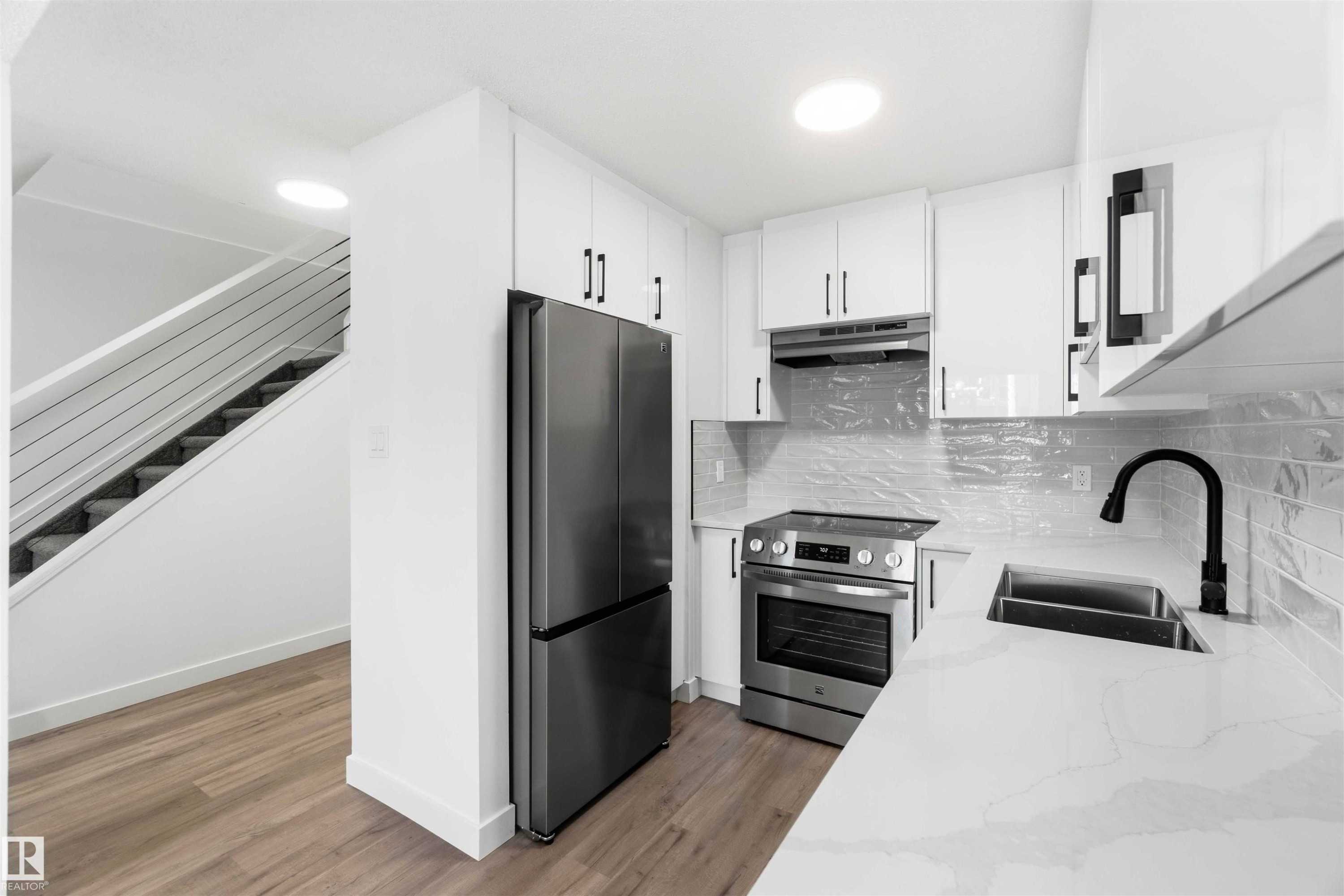 Welcome to 350 Clareview Road NW - 350 Clareview Road Nw, Edmonton, AB - Indoor Photo Showing Kitchen With Stainless Steel Kitchen With Double Sink With Upgraded Kitchen