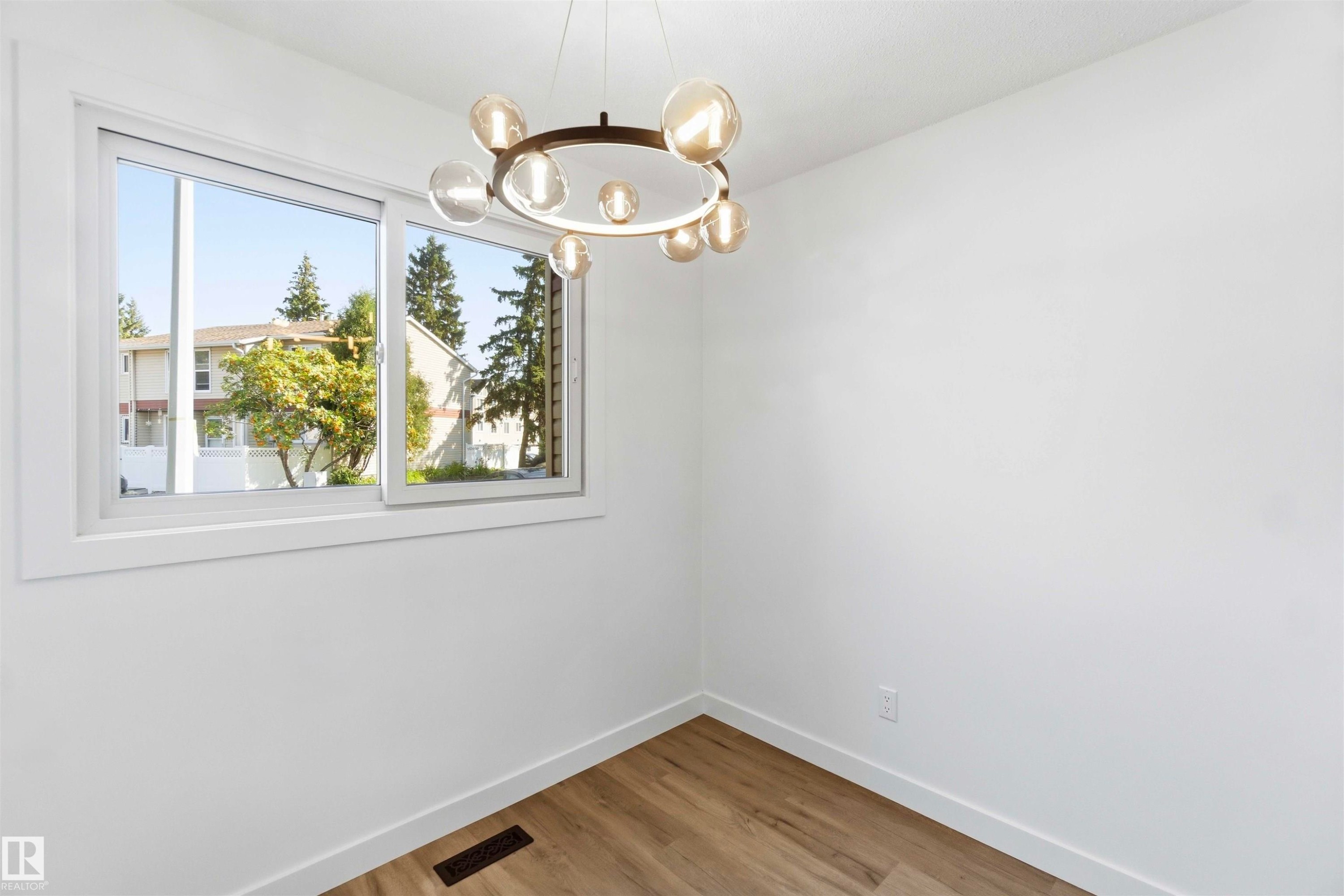 Welcome to 350 Clareview Road NW - 350 Clareview Road Nw, Edmonton, AB - Indoor Photo Showing Other Room
