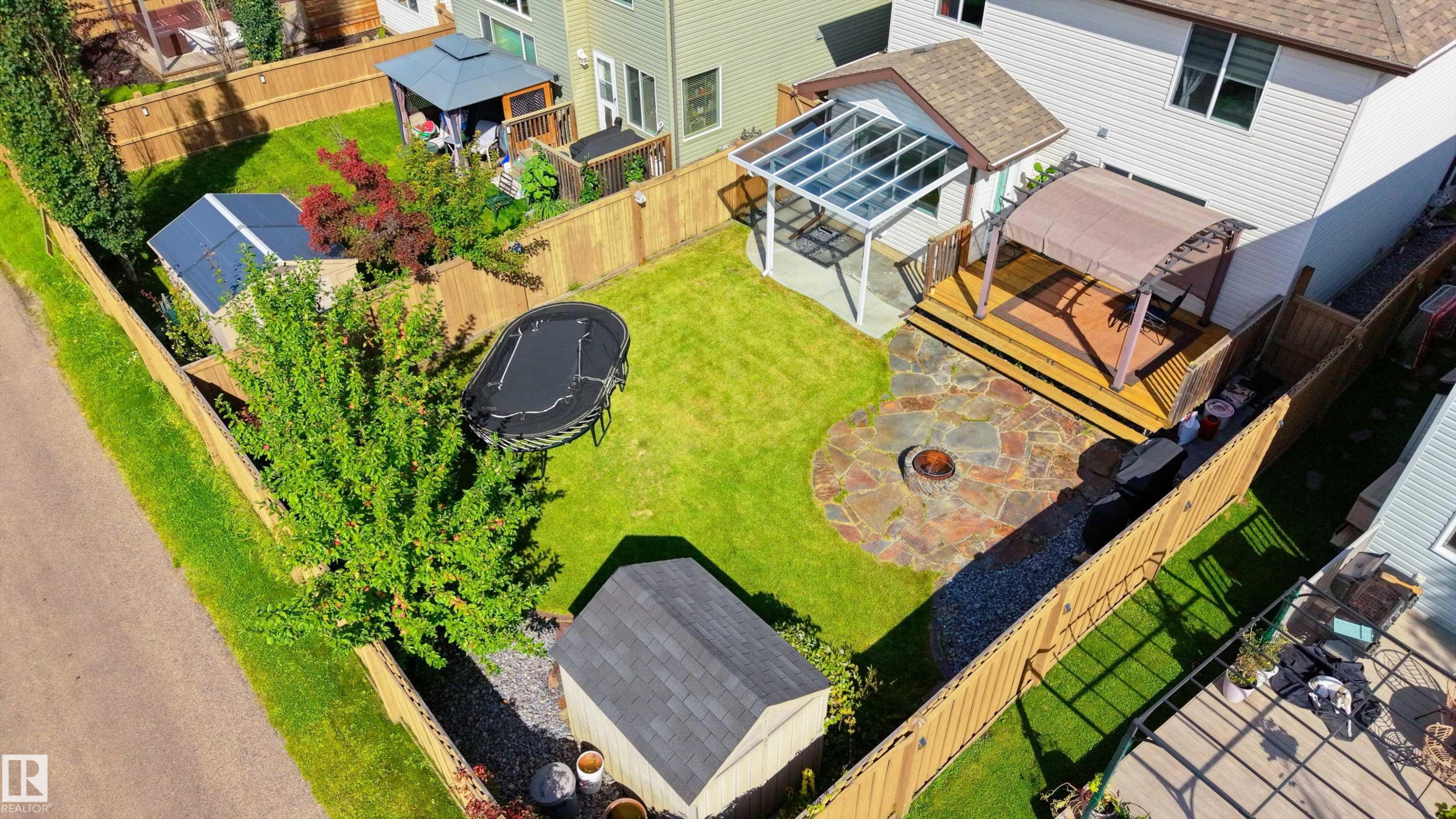 16820 57 Street Nw, Edmonton, AB - Outdoor