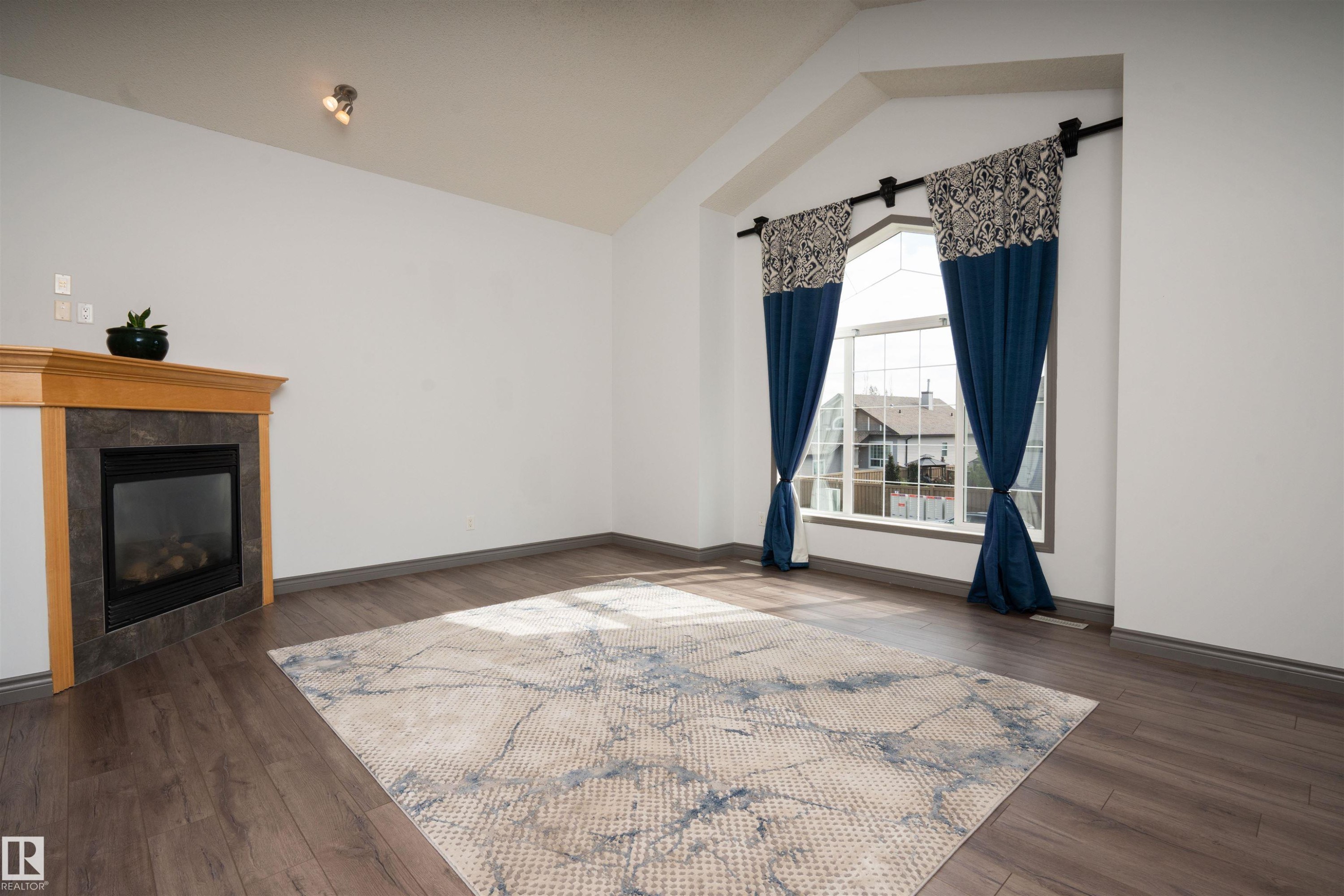 16820 57 Street Nw, Edmonton, AB - Indoor With Fireplace