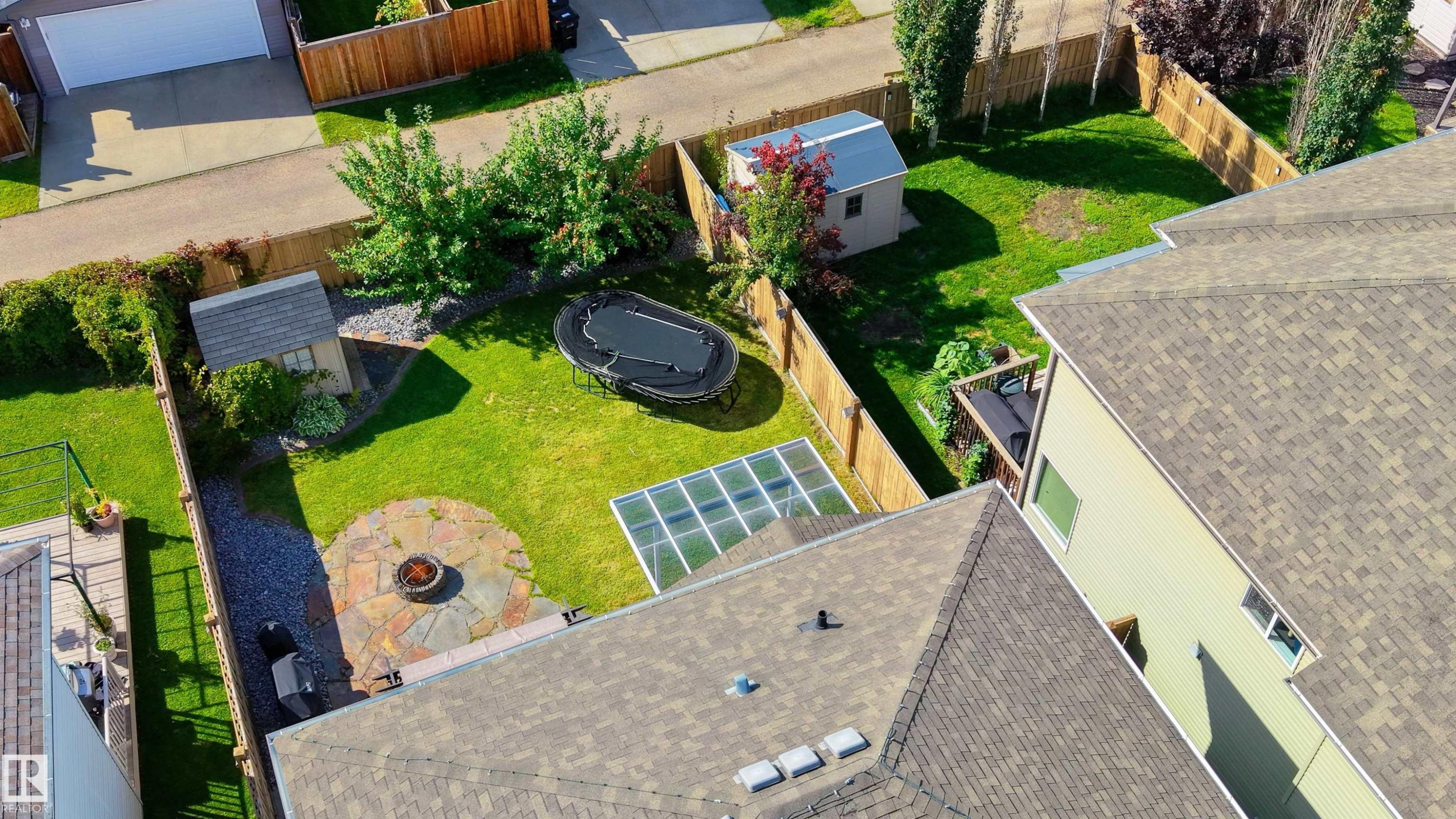 16820 57 Street Nw, Edmonton, AB - Outdoor