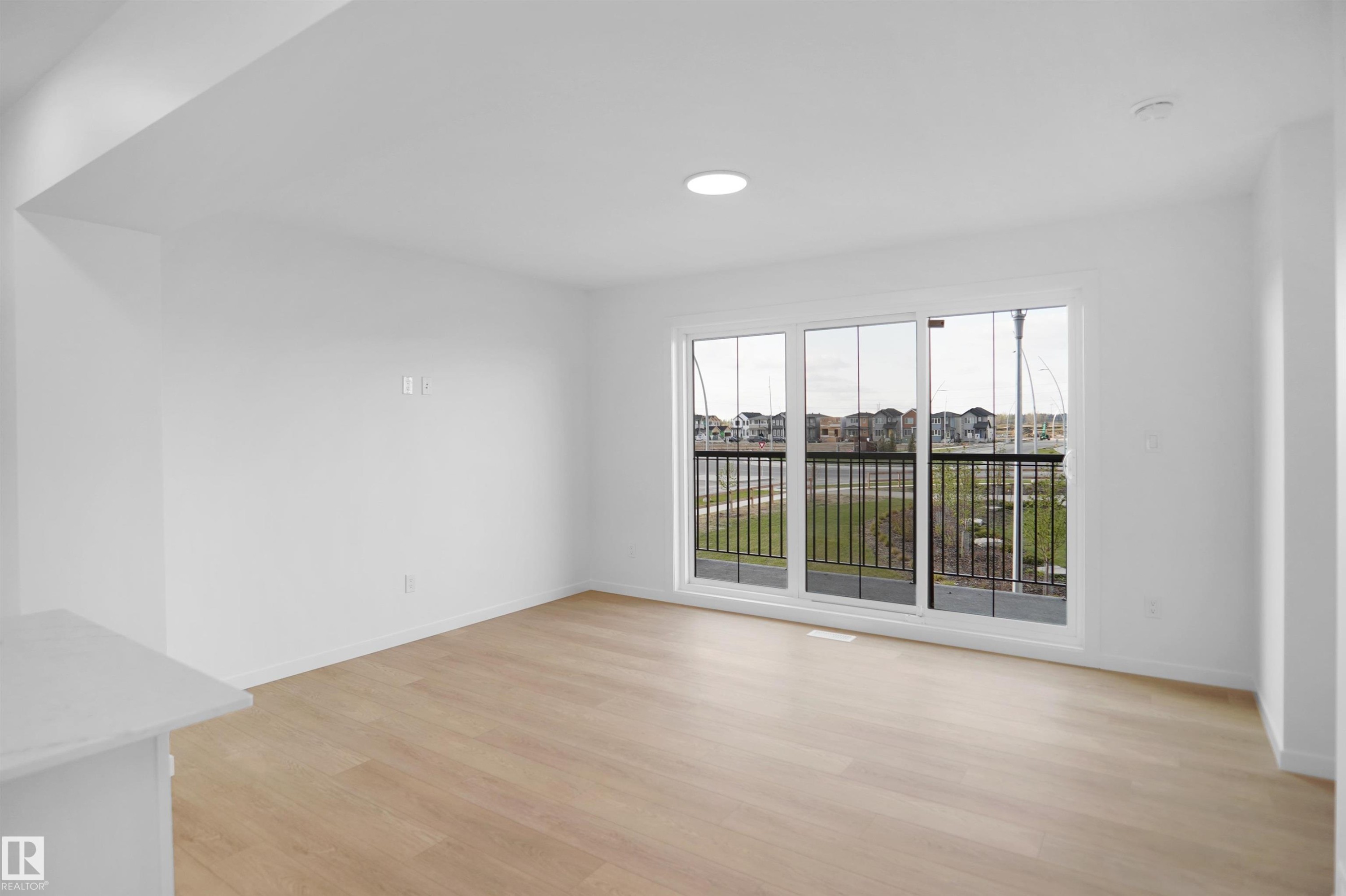 #71 17319 5 St Ne, Edmonton, AB - Indoor Photo Showing Other Room