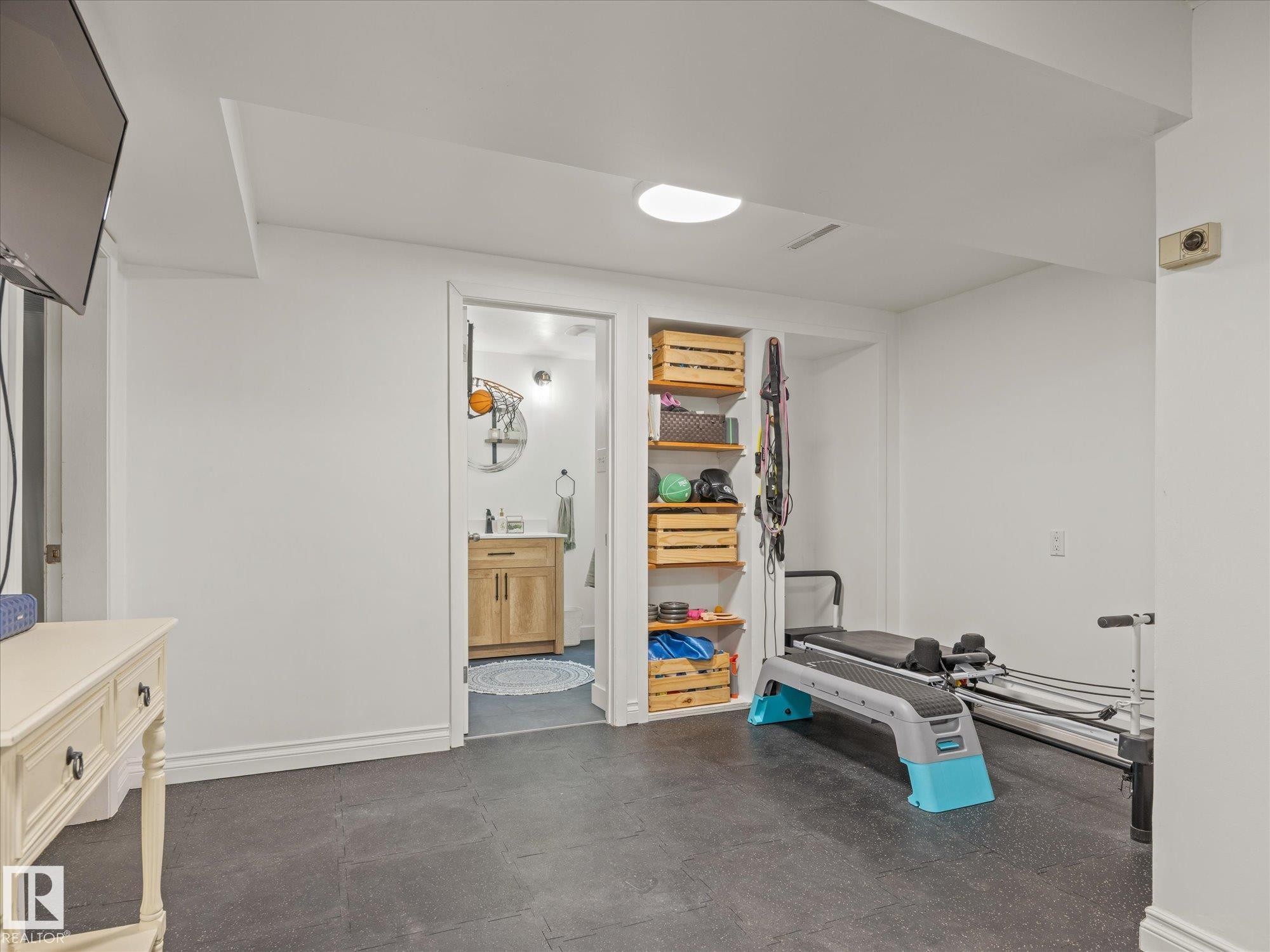 11949 St Albert Trail Nw, Edmonton, AB - Indoor
